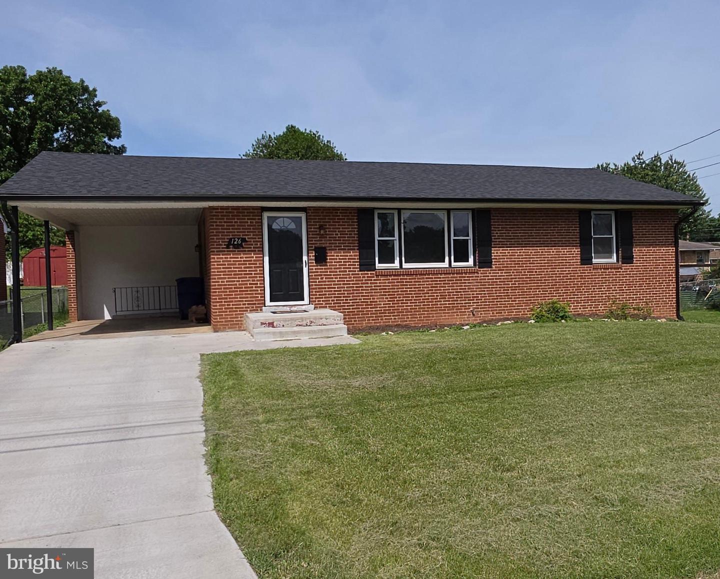 126 CLYMER AVE, FRONT ROYAL, Virginia 22630, 3 Bedrooms Bedrooms, ,1 BathroomBathrooms,Residential,For sale,126 CLYMER AVE,VAWR2011224 MLS # VAWR2011224