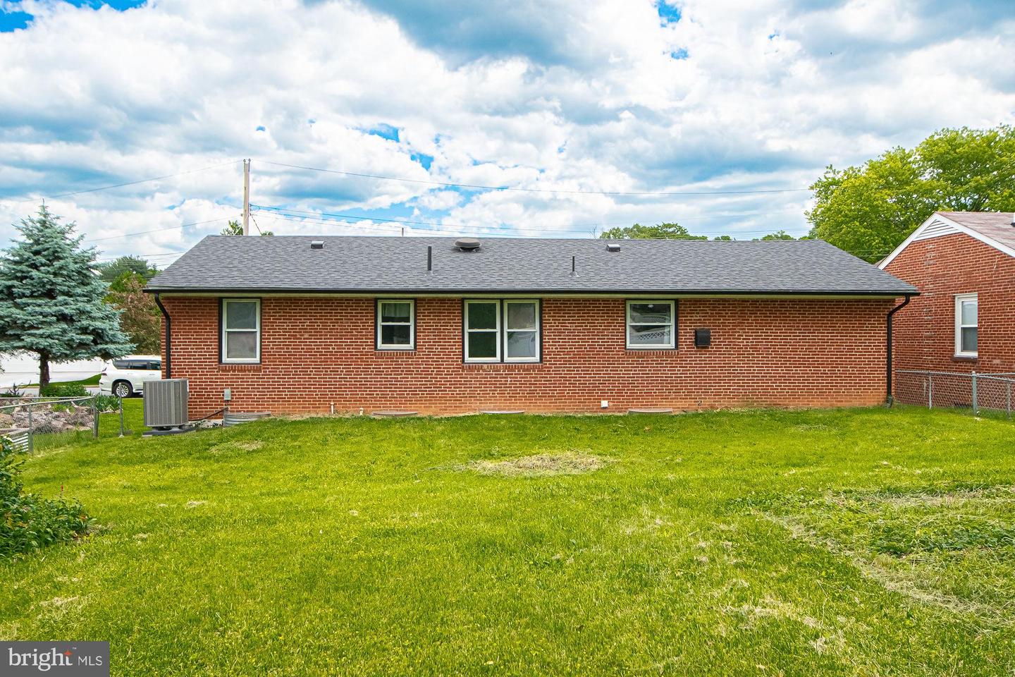 126 CLYMER AVE, FRONT ROYAL, Virginia 22630, 3 Bedrooms Bedrooms, ,1 BathroomBathrooms,Residential,For sale,126 CLYMER AVE,VAWR2011224 MLS # VAWR2011224