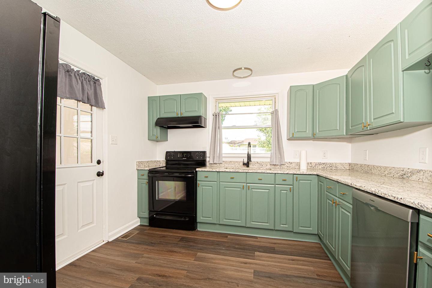 126 CLYMER AVE, FRONT ROYAL, Virginia 22630, 3 Bedrooms Bedrooms, ,1 BathroomBathrooms,Residential,For sale,126 CLYMER AVE,VAWR2011224 MLS # VAWR2011224