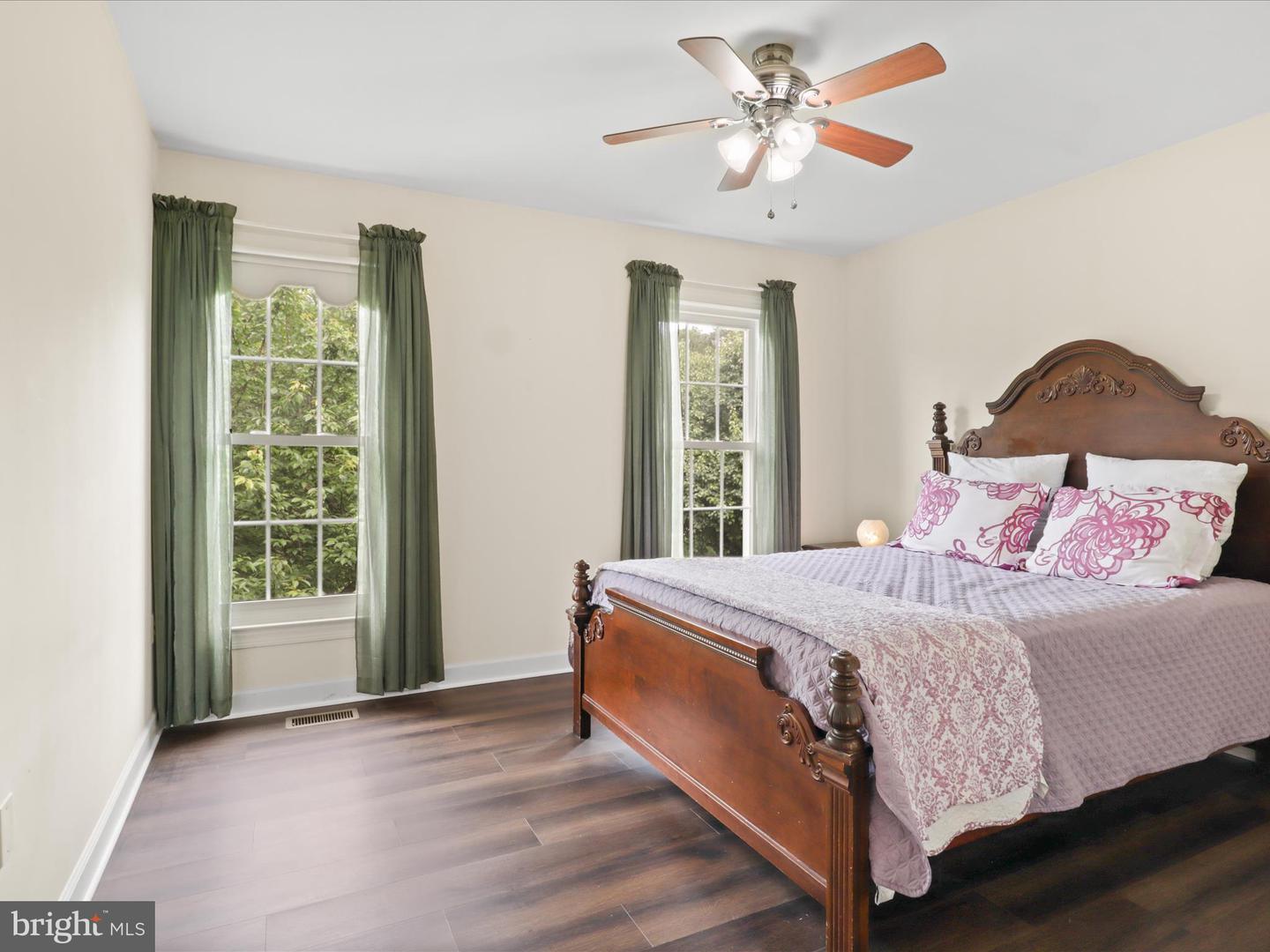 15540 EAGLE TAVERN LN, CENTREVILLE, Virginia 20120, 4 Bedrooms Bedrooms, ,3 BathroomsBathrooms,Residential,For sale,15540 EAGLE TAVERN LN,VAFX2242414 MLS # VAFX2242414