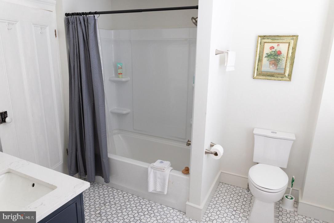 322 MAIN ST E, FINCASTLE, Virginia 24090, 3 Bedrooms Bedrooms, ,2 BathroomsBathrooms,Residential,For sale,322 MAIN ST E,VABO2000028 MLS # VABO2000028