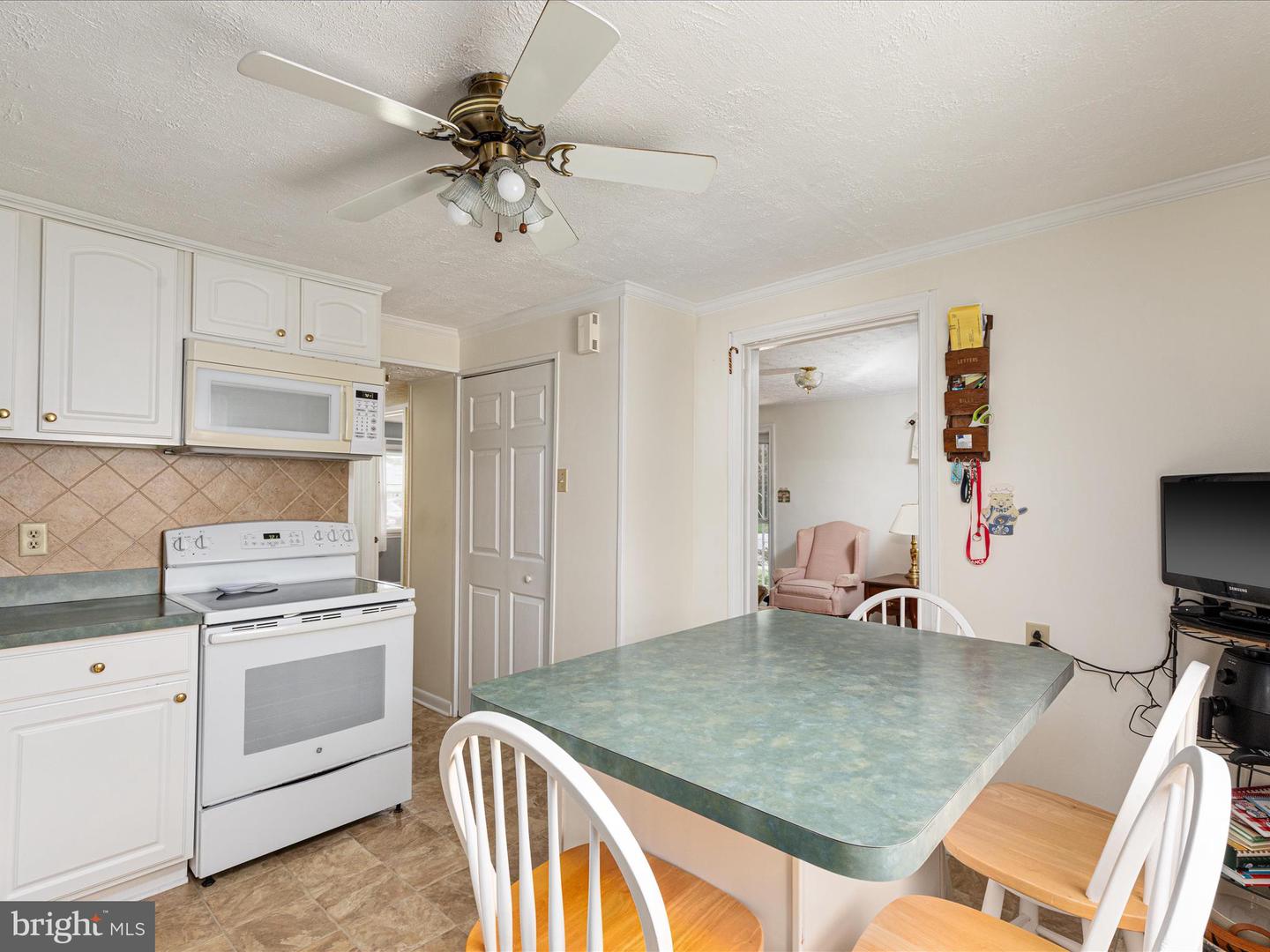 506 BELAIR AVE, FRONT ROYAL, Virginia 22630, 2 Bedrooms Bedrooms, ,1 BathroomBathrooms,Residential,For sale,506 BELAIR AVE,VAWR2011218 MLS # VAWR2011218