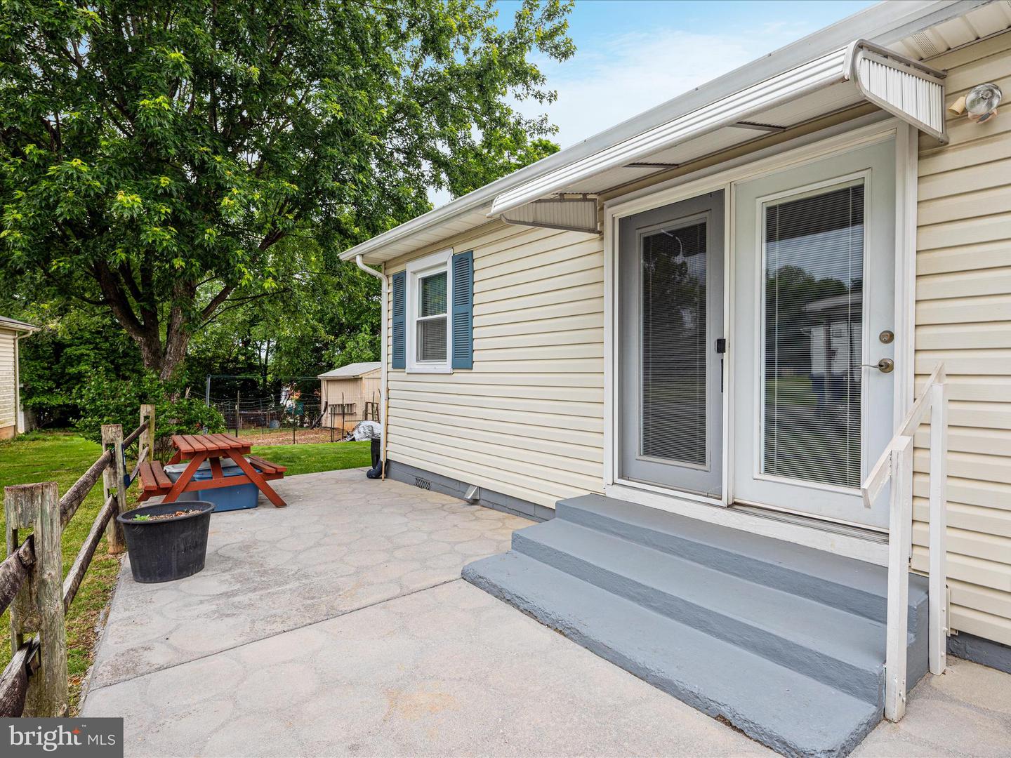 506 BELAIR AVE, FRONT ROYAL, Virginia 22630, 2 Bedrooms Bedrooms, ,1 BathroomBathrooms,Residential,For sale,506 BELAIR AVE,VAWR2011218 MLS # VAWR2011218