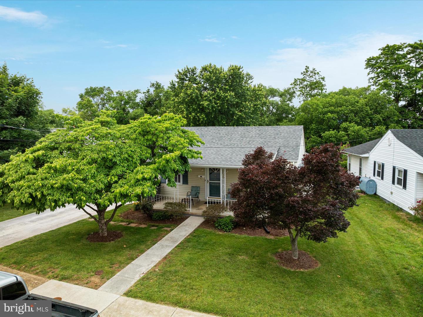 506 BELAIR AVE, FRONT ROYAL, Virginia 22630, 2 Bedrooms Bedrooms, ,1 BathroomBathrooms,Residential,For sale,506 BELAIR AVE,VAWR2011218 MLS # VAWR2011218