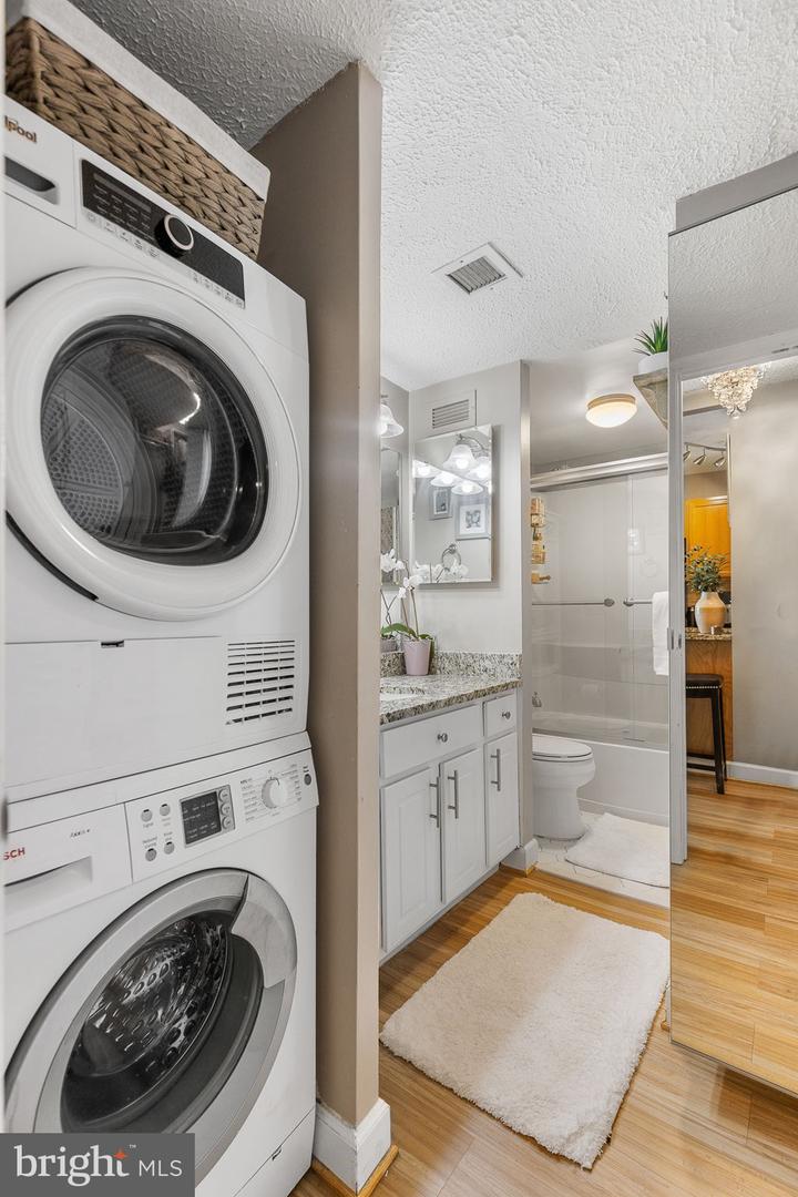 6800 FLEETWOOD RD #808, MCLEAN, Virginia 22101, 1 Bedroom Bedrooms, ,1 BathroomBathrooms,Residential,For sale,6800 FLEETWOOD RD #808,VAFX2242620 MLS # VAFX2242620
