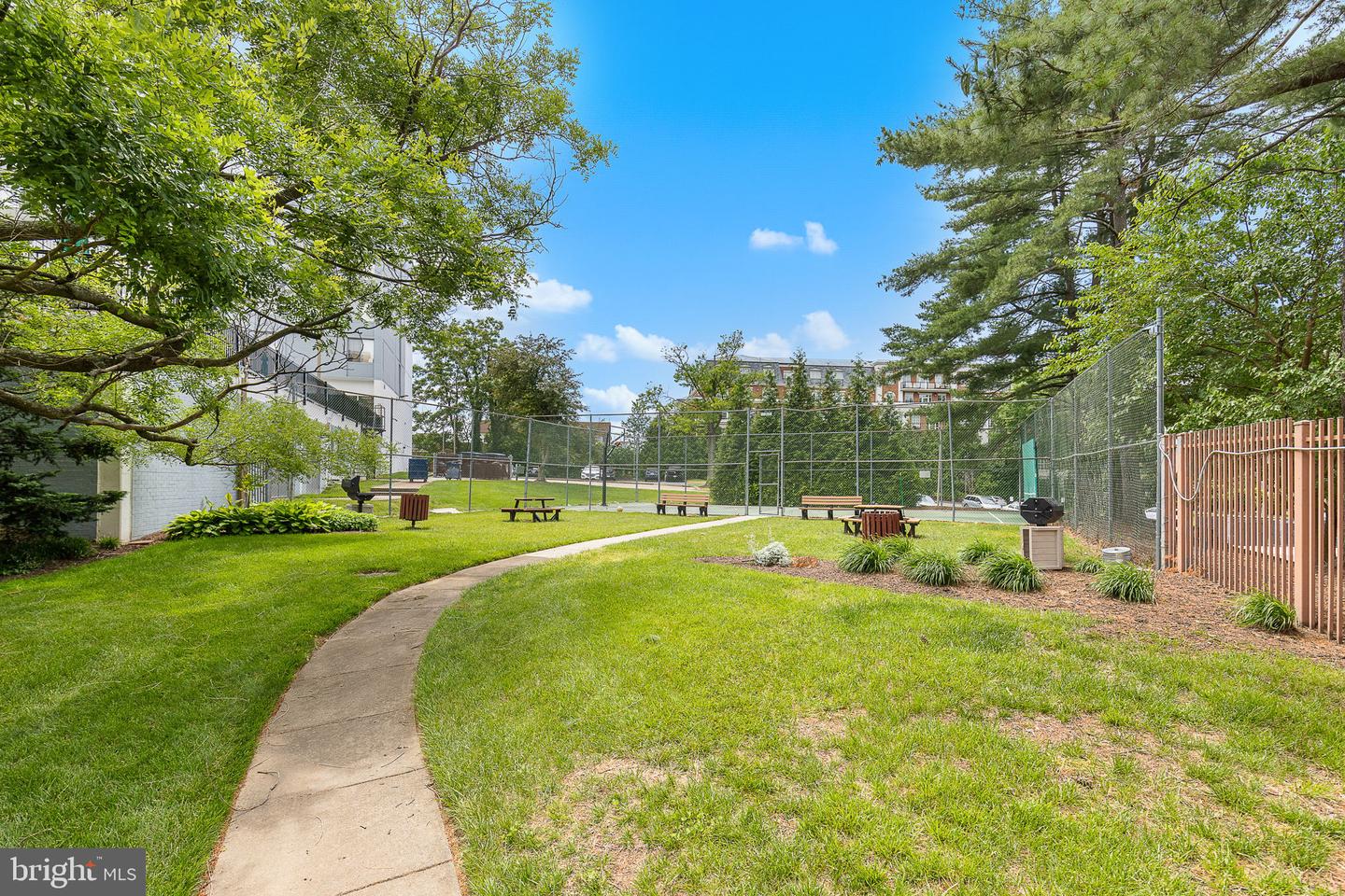 6800 FLEETWOOD RD #808, MCLEAN, Virginia 22101, 1 Bedroom Bedrooms, ,1 BathroomBathrooms,Residential,For sale,6800 FLEETWOOD RD #808,VAFX2242620 MLS # VAFX2242620