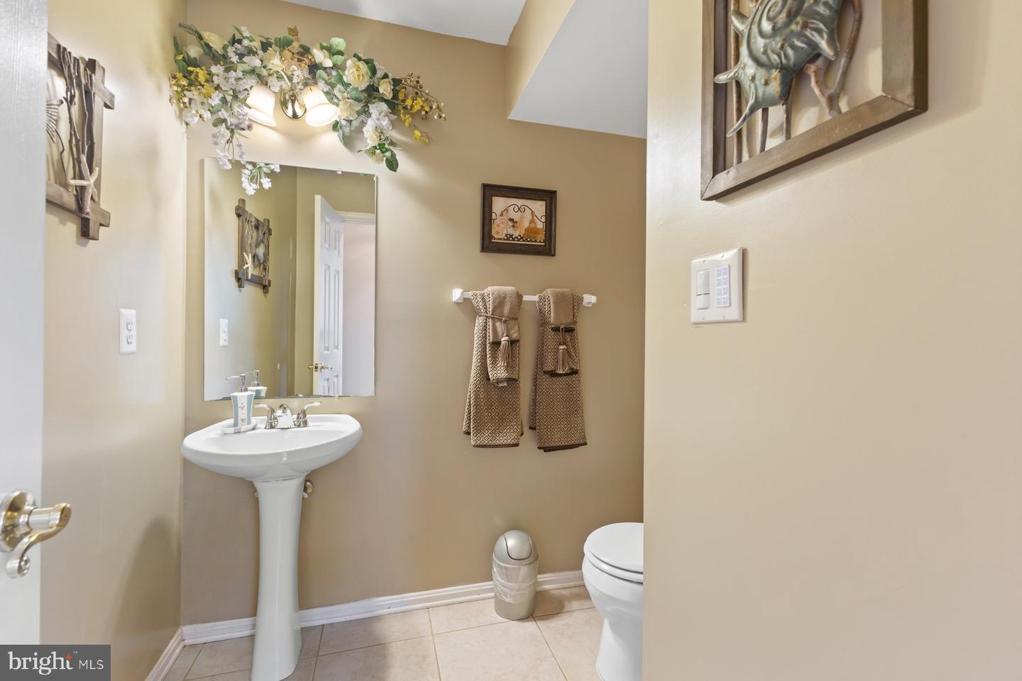 13853 MEADOWBROOK RD, WOODBRIDGE, Virginia 22193, 4 Bedrooms Bedrooms, ,3 BathroomsBathrooms,Residential,For sale,13853 MEADOWBROOK RD,VAPW2095312 MLS # VAPW2095312