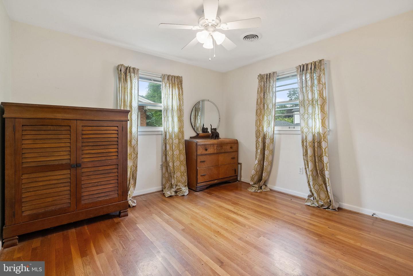 211 WOOD AVE, WINCHESTER, Virginia 22601, 3 Bedrooms Bedrooms, ,2 BathroomsBathrooms,Residential,For sale,211 WOOD AVE,VAWI2007738 MLS # VAWI2007738