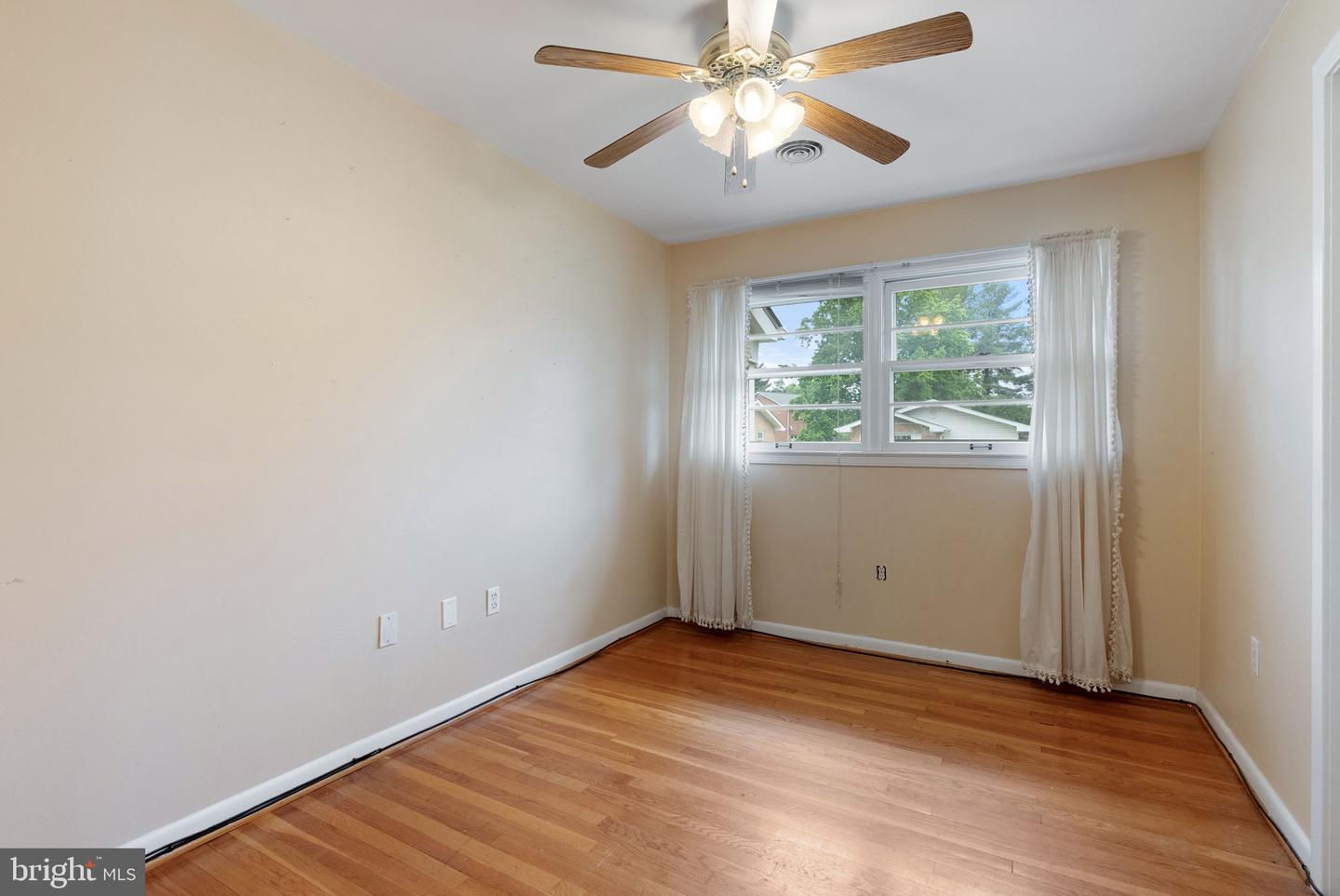 211 WOOD AVE, WINCHESTER, Virginia 22601, 3 Bedrooms Bedrooms, ,2 BathroomsBathrooms,Residential,For sale,211 WOOD AVE,VAWI2007738 MLS # VAWI2007738