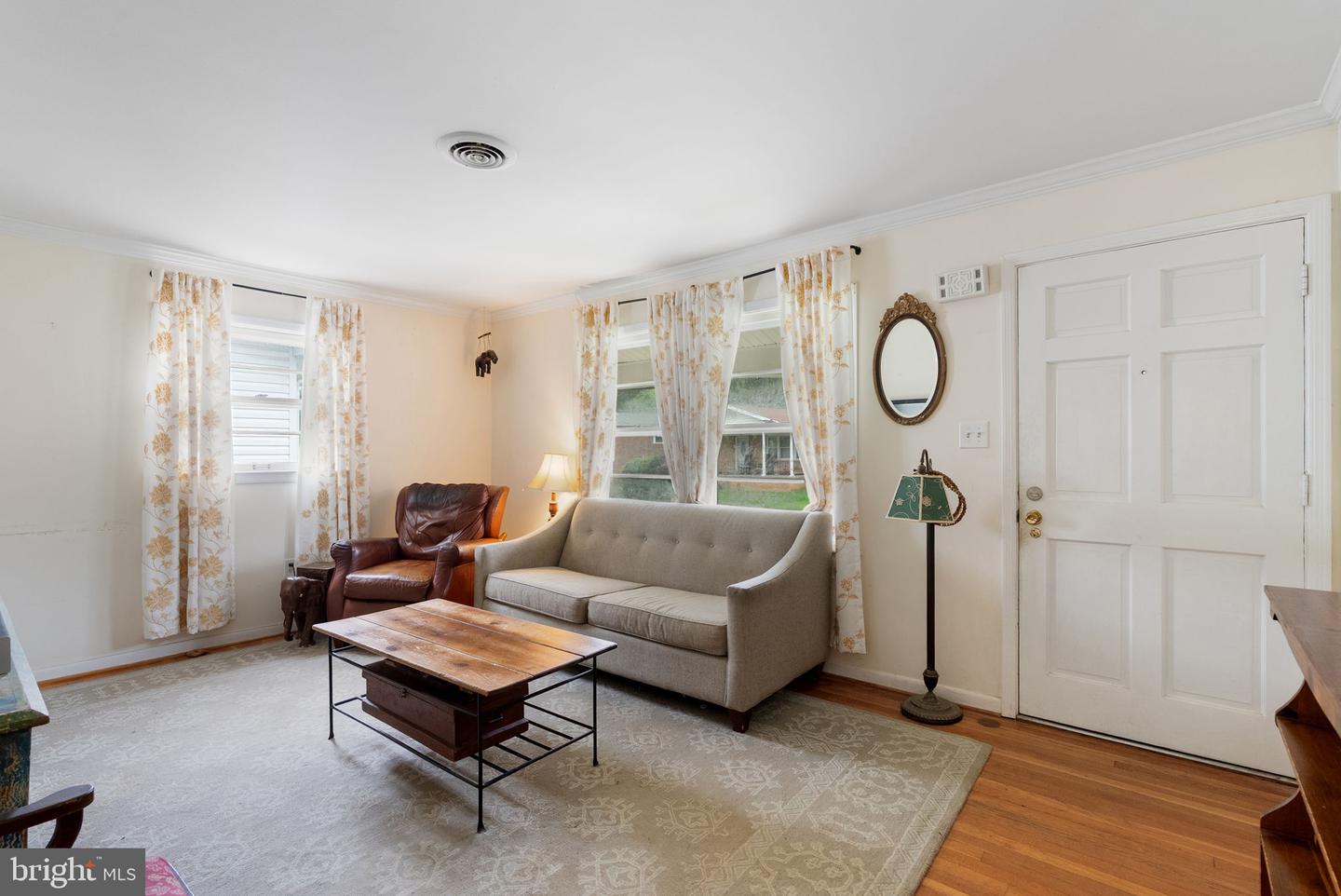 211 WOOD AVE, WINCHESTER, Virginia 22601, 3 Bedrooms Bedrooms, ,2 BathroomsBathrooms,Residential,For sale,211 WOOD AVE,VAWI2007738 MLS # VAWI2007738