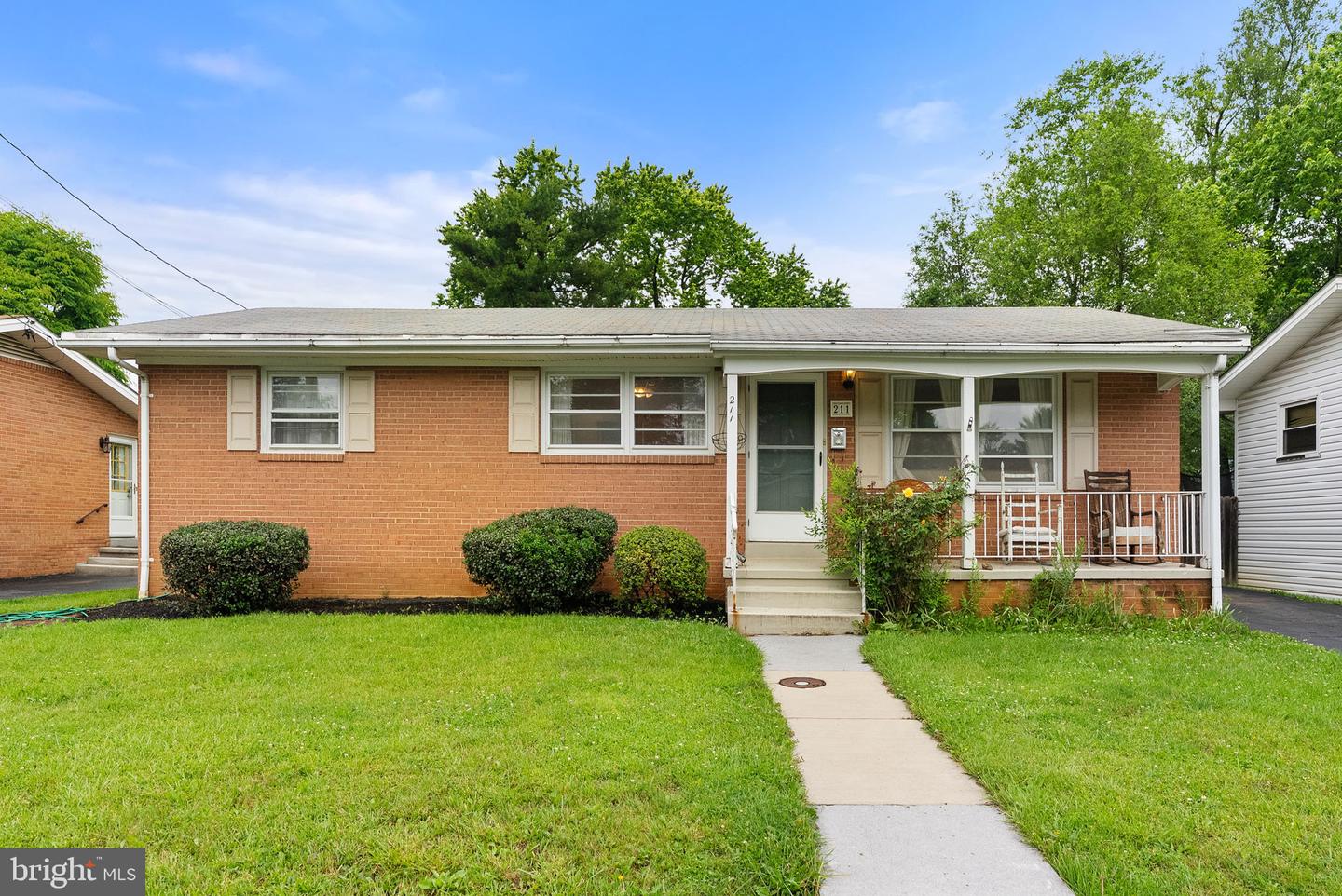 211 WOOD AVE, WINCHESTER, Virginia 22601, 3 Bedrooms Bedrooms, ,2 BathroomsBathrooms,Residential,For sale,211 WOOD AVE,VAWI2007738 MLS # VAWI2007738