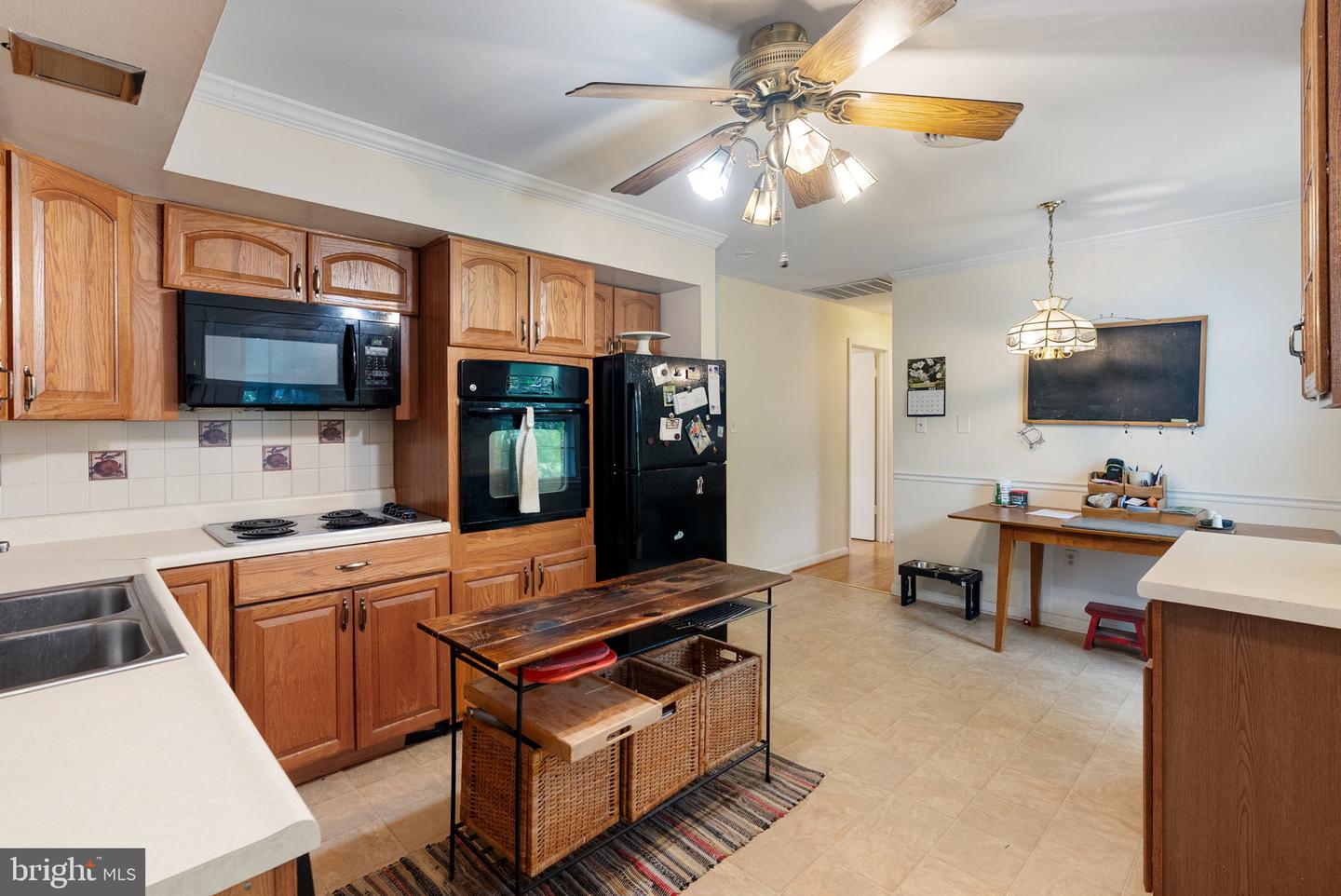 211 WOOD AVE, WINCHESTER, Virginia 22601, 3 Bedrooms Bedrooms, ,2 BathroomsBathrooms,Residential,For sale,211 WOOD AVE,VAWI2007738 MLS # VAWI2007738