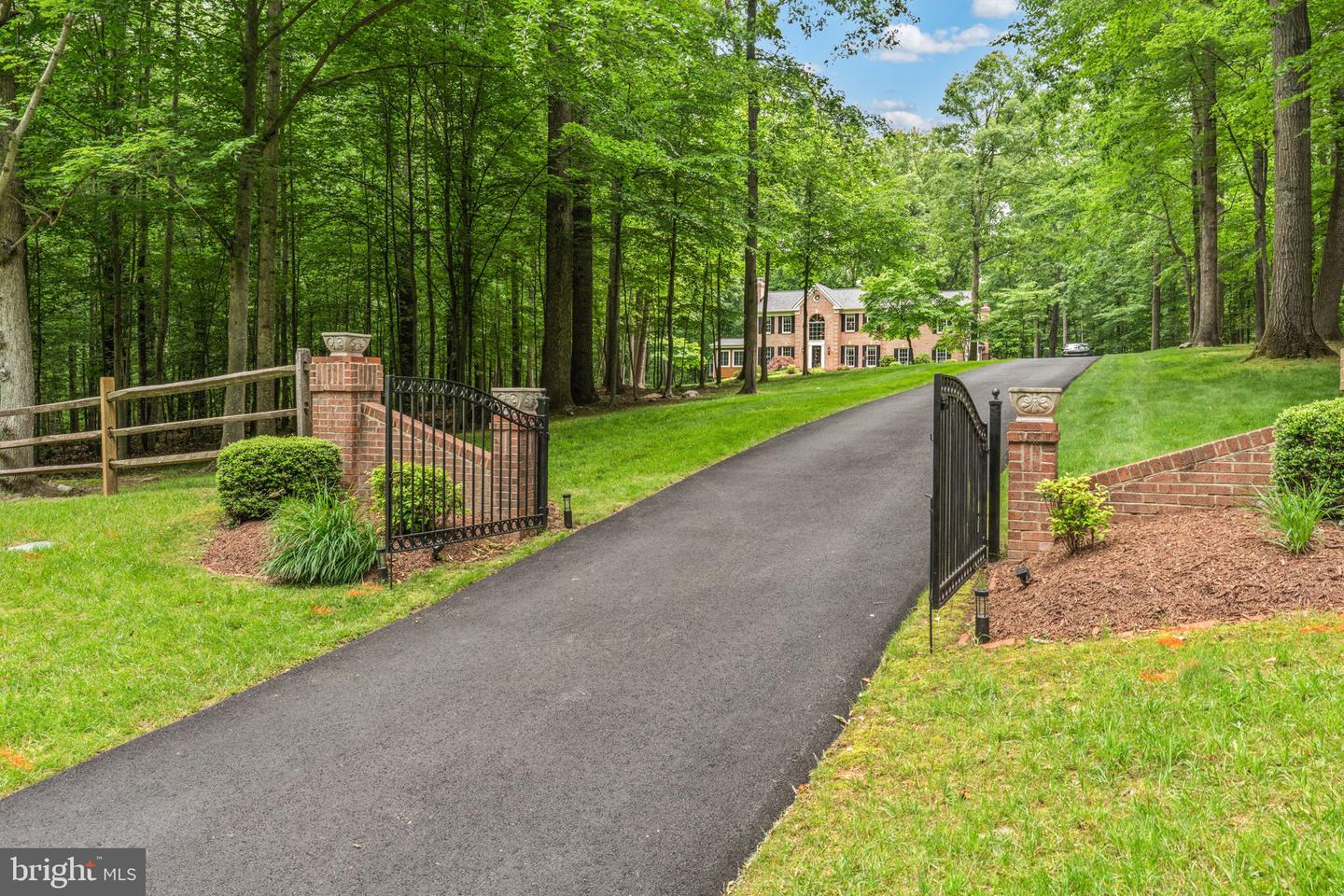 6323 COLCHESTER RD, FAIRFAX STATION, Virginia 22039, 4 Bedrooms Bedrooms, ,3 BathroomsBathrooms,Residential,For sale,6323 COLCHESTER RD,VAFX2242548 MLS # VAFX2242548