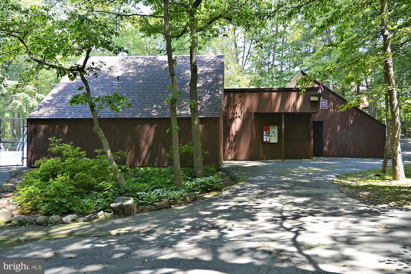 11910 SAINT JOHNSBURY CT, RESTON, Virginia 20191, 3 Bedrooms Bedrooms, ,2 BathroomsBathrooms,Residential,For sale,11910 SAINT JOHNSBURY CT,VAFX2242606 MLS # VAFX2242606