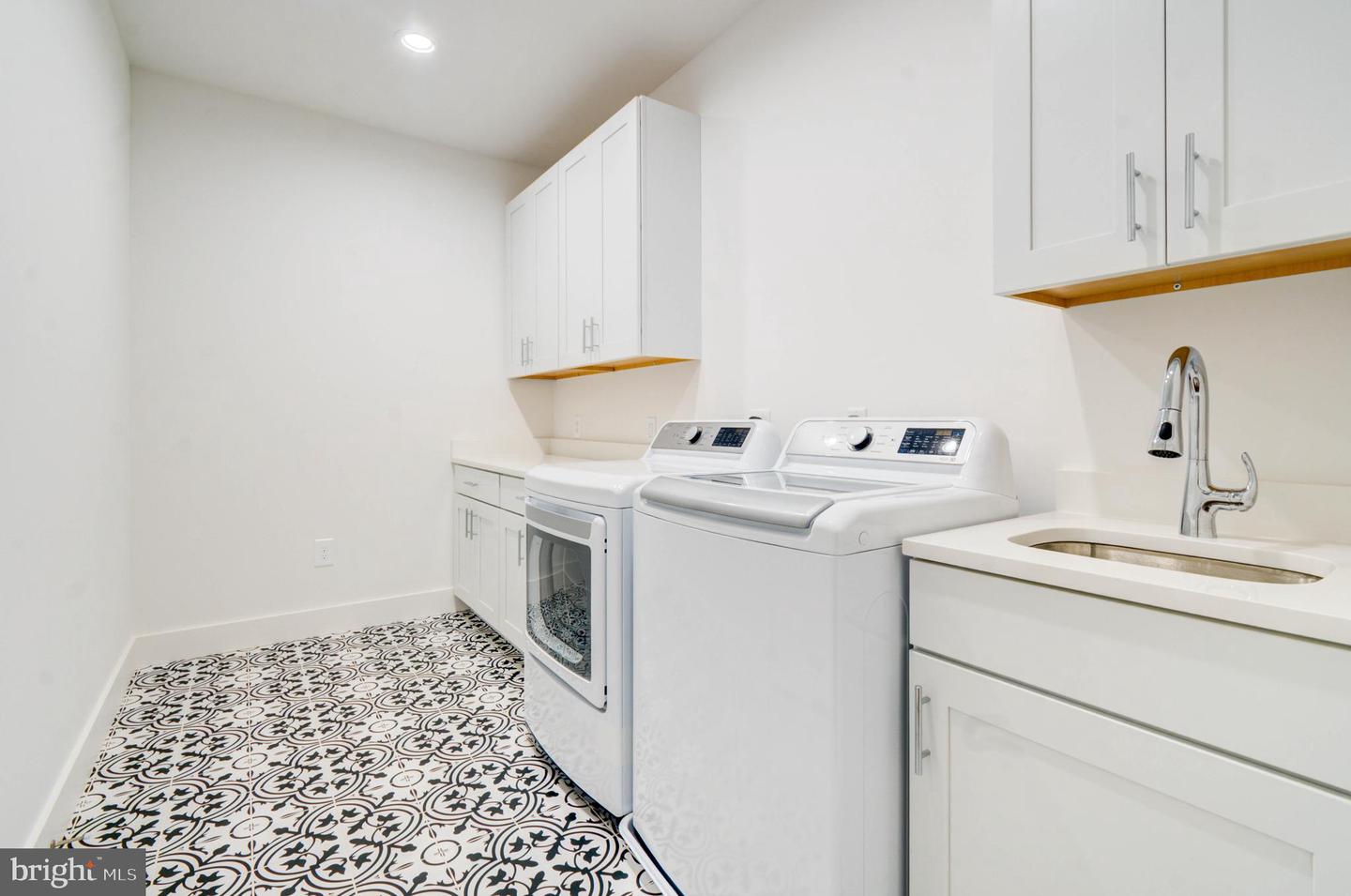 8226 MCNEIL ST, VIENNA, Virginia 22180, 7 Bedrooms Bedrooms, ,7 BathroomsBathrooms,Residential,For sale,8226 MCNEIL ST,VAFX2242736 MLS # VAFX2242736