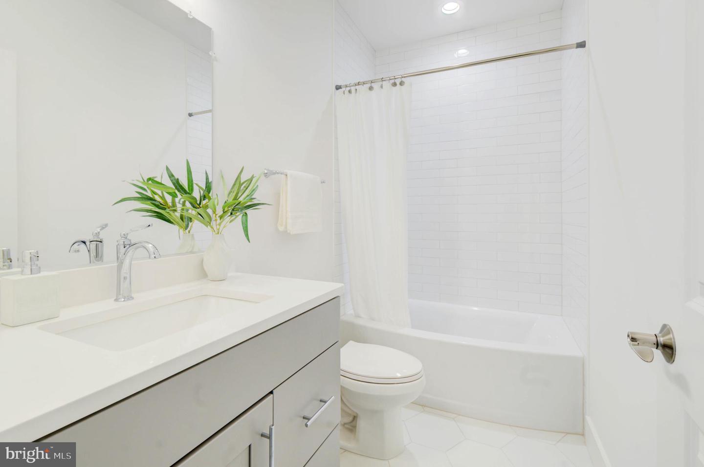 8226 MCNEIL ST, VIENNA, Virginia 22180, 7 Bedrooms Bedrooms, ,7 BathroomsBathrooms,Residential,For sale,8226 MCNEIL ST,VAFX2242736 MLS # VAFX2242736