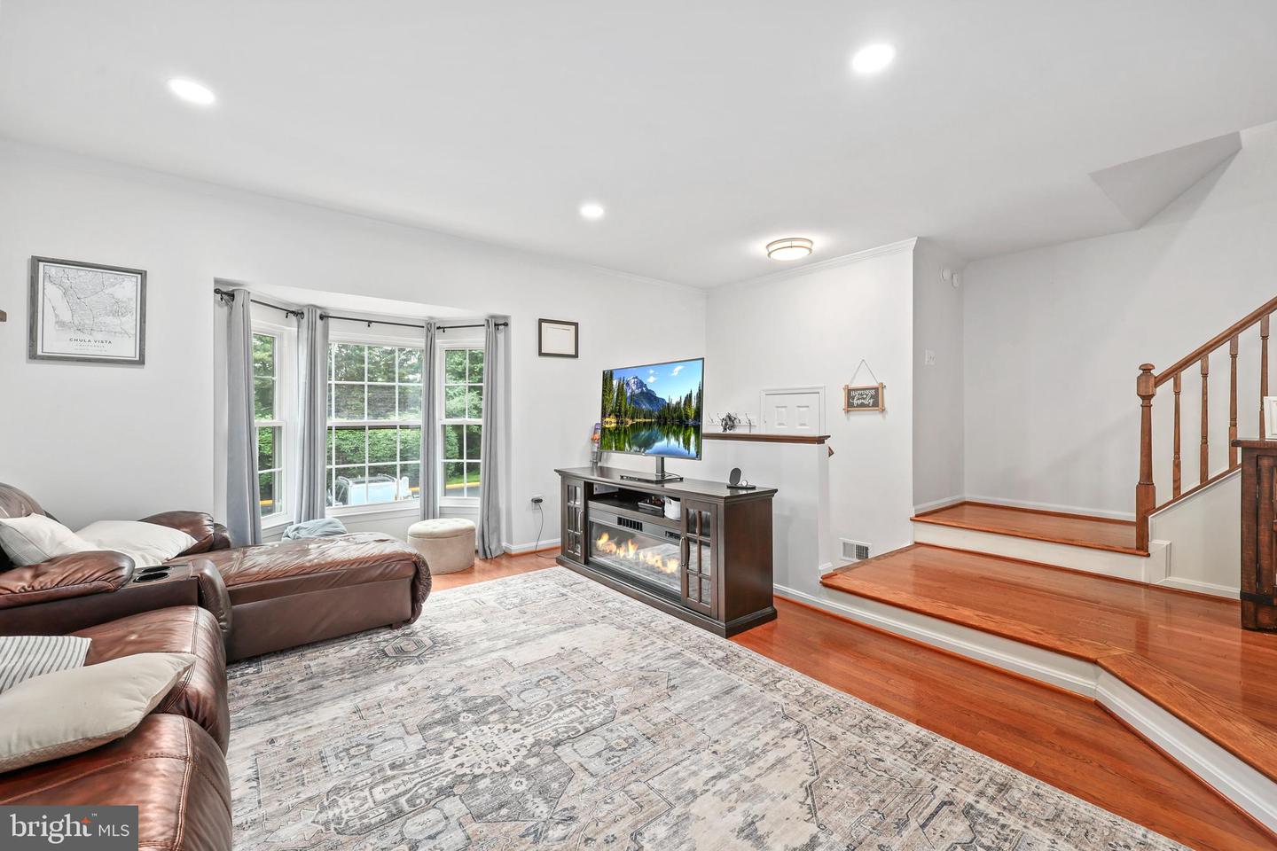 3950 TALLOW TREE PL, FAIRFAX, Virginia 22033, 4 Bedrooms Bedrooms, 3 Rooms Rooms,3 BathroomsBathrooms,Residential,For sale,3950 TALLOW TREE PL,VAFX2242944 MLS # VAFX2242944