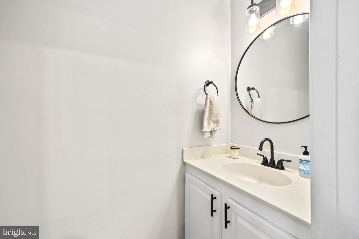 3950 TALLOW TREE PL, FAIRFAX, Virginia 22033, 4 Bedrooms Bedrooms, 3 Rooms Rooms,3 BathroomsBathrooms,Residential,For sale,3950 TALLOW TREE PL,VAFX2242944 MLS # VAFX2242944