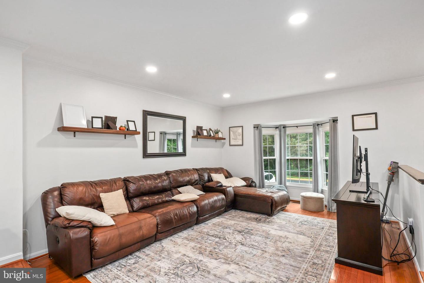 3950 TALLOW TREE PL, FAIRFAX, Virginia 22033, 4 Bedrooms Bedrooms, 3 Rooms Rooms,3 BathroomsBathrooms,Residential,For sale,3950 TALLOW TREE PL,VAFX2242944 MLS # VAFX2242944