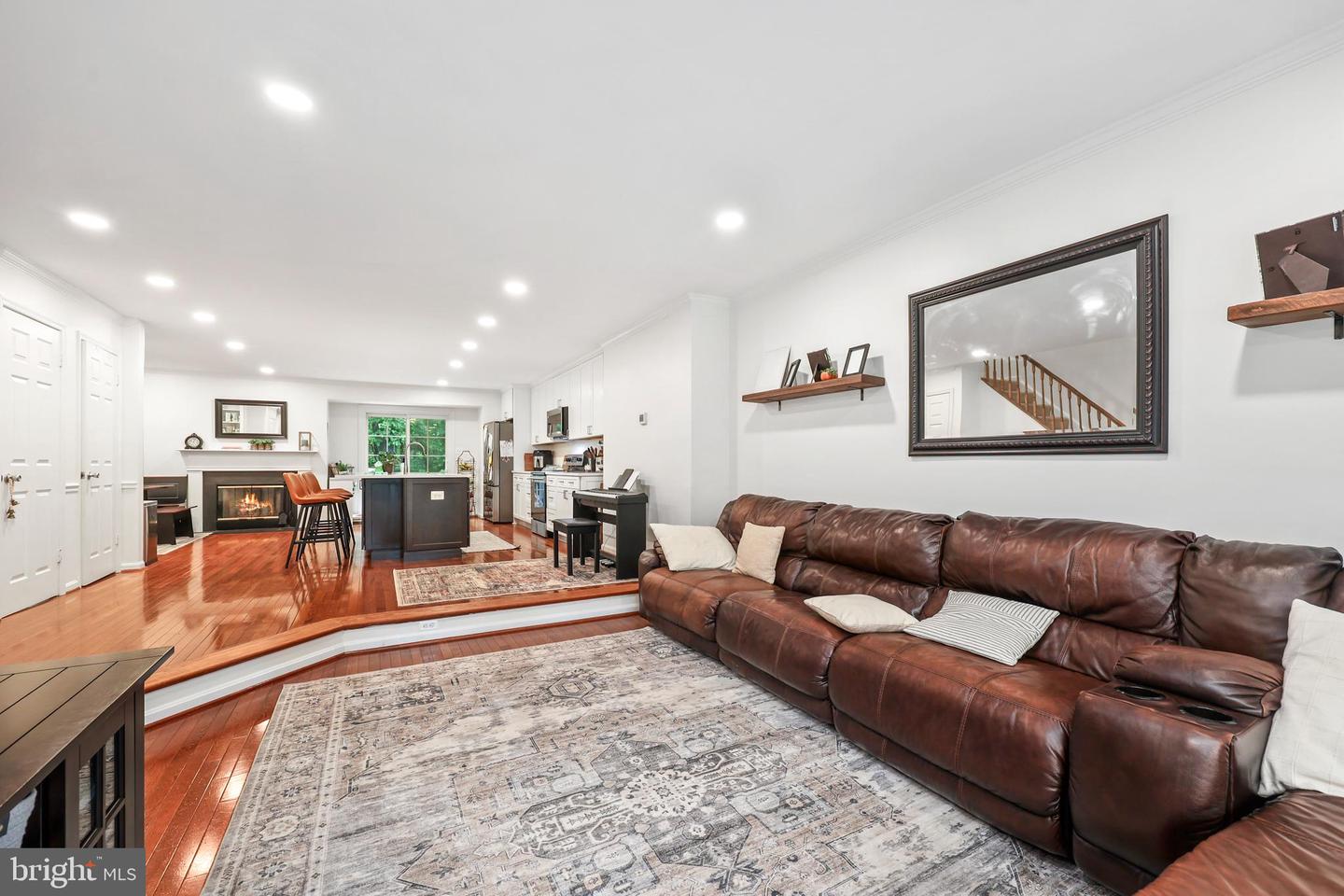 3950 TALLOW TREE PL, FAIRFAX, Virginia 22033, 4 Bedrooms Bedrooms, 3 Rooms Rooms,3 BathroomsBathrooms,Residential,For sale,3950 TALLOW TREE PL,VAFX2242944 MLS # VAFX2242944