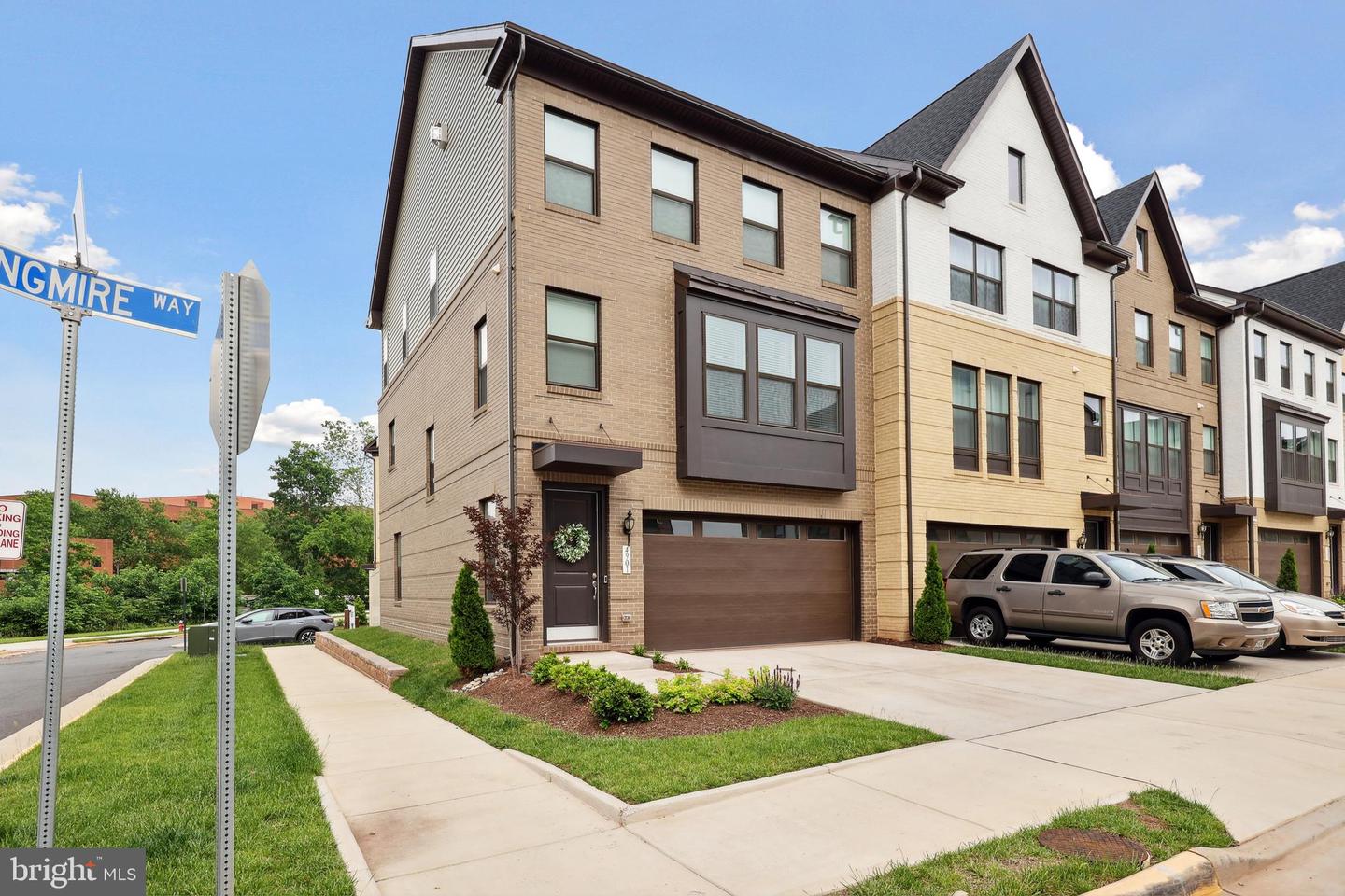 4901 LONGMIRE WAY, CHANTILLY, Virginia 20151, 4 Bedrooms Bedrooms, ,3 BathroomsBathrooms,Residential,For sale,4901 LONGMIRE WAY,VAFX2243062 MLS # VAFX2243062