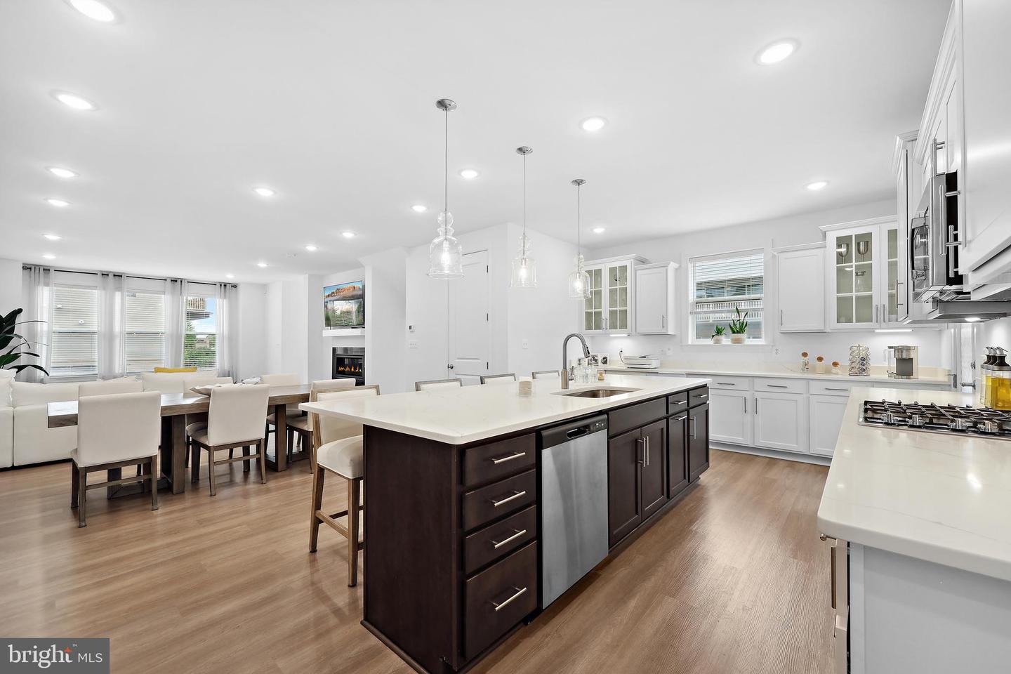 4901 LONGMIRE WAY, CHANTILLY, Virginia 20151, 4 Bedrooms Bedrooms, ,3 BathroomsBathrooms,Residential,For sale,4901 LONGMIRE WAY,VAFX2243062 MLS # VAFX2243062