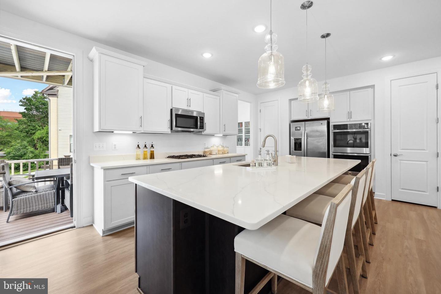 4901 LONGMIRE WAY, CHANTILLY, Virginia 20151, 4 Bedrooms Bedrooms, ,3 BathroomsBathrooms,Residential,For sale,4901 LONGMIRE WAY,VAFX2243062 MLS # VAFX2243062