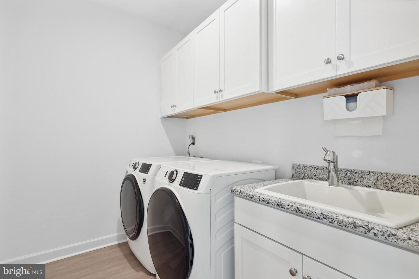 4901 LONGMIRE WAY, CHANTILLY, Virginia 20151, 4 Bedrooms Bedrooms, ,3 BathroomsBathrooms,Residential,For sale,4901 LONGMIRE WAY,VAFX2243062 MLS # VAFX2243062