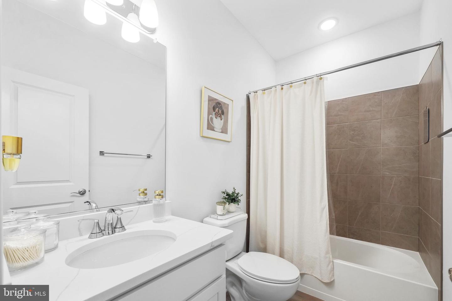 4901 LONGMIRE WAY, CHANTILLY, Virginia 20151, 4 Bedrooms Bedrooms, ,3 BathroomsBathrooms,Residential,For sale,4901 LONGMIRE WAY,VAFX2243062 MLS # VAFX2243062