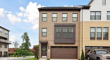 4901 LONGMIRE WAY, CHANTILLY, Virginia 20151, 4 Bedrooms Bedrooms, ,3 BathroomsBathrooms,Residential,For sale,4901 LONGMIRE WAY,VAFX2243062 MLS # VAFX2243062
