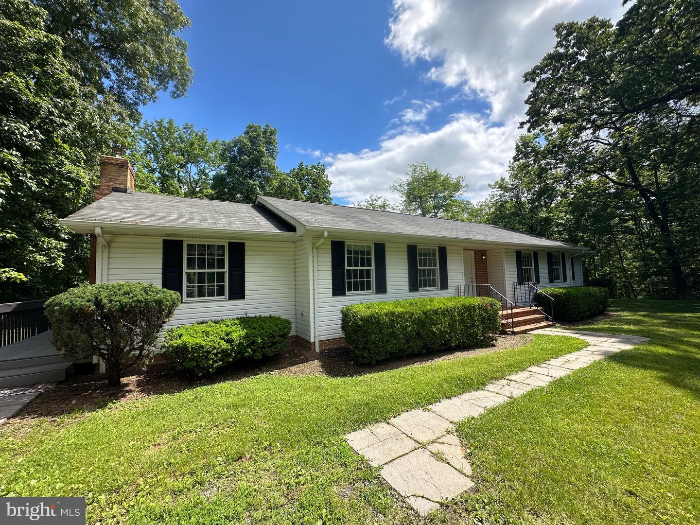 519 ORCHARD DALE DR, CLEAR BROOK, Virginia 22624, 3 Bedrooms Bedrooms, ,2 BathroomsBathrooms,Residential,For sale,519 ORCHARD DALE DR,VAFV2034400 MLS # VAFV2034400