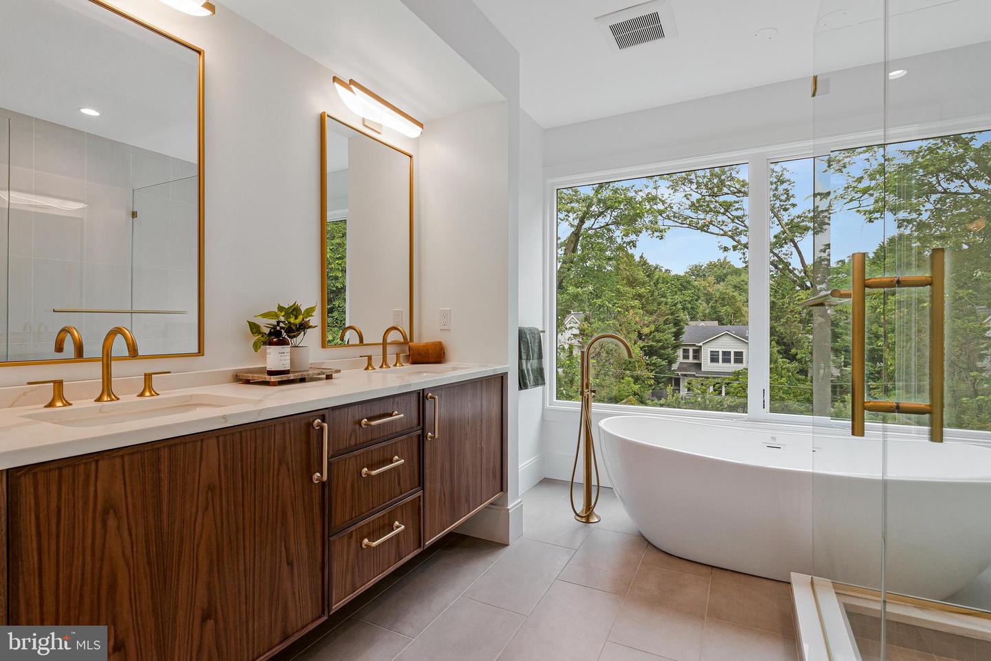 6120 30TH ST NW, WASHINGTON, District Of Columbia 20015, 6 Bedrooms Bedrooms, ,4 BathroomsBathrooms,Residential,For sale,6120 30TH ST NW,DCDC2202370 MLS # DCDC2202370