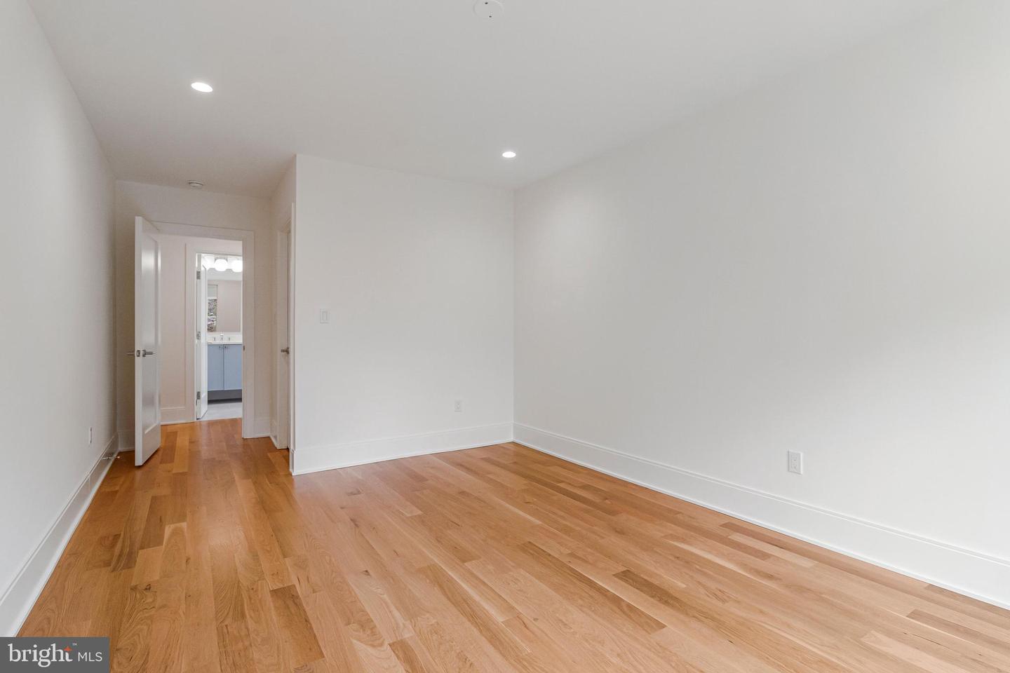 6120 30TH ST NW, WASHINGTON, District Of Columbia 20015, 6 Bedrooms Bedrooms, ,4 BathroomsBathrooms,Residential,For sale,6120 30TH ST NW,DCDC2202370 MLS # DCDC2202370