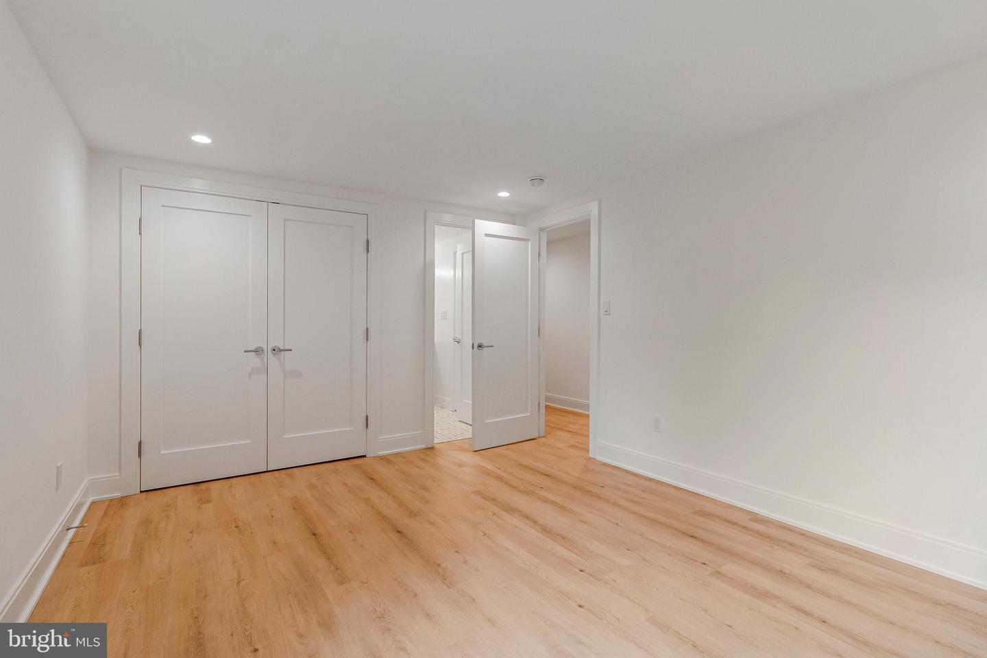 6120 30TH ST NW, WASHINGTON, District Of Columbia 20015, 6 Bedrooms Bedrooms, ,4 BathroomsBathrooms,Residential,For sale,6120 30TH ST NW,DCDC2202370 MLS # DCDC2202370