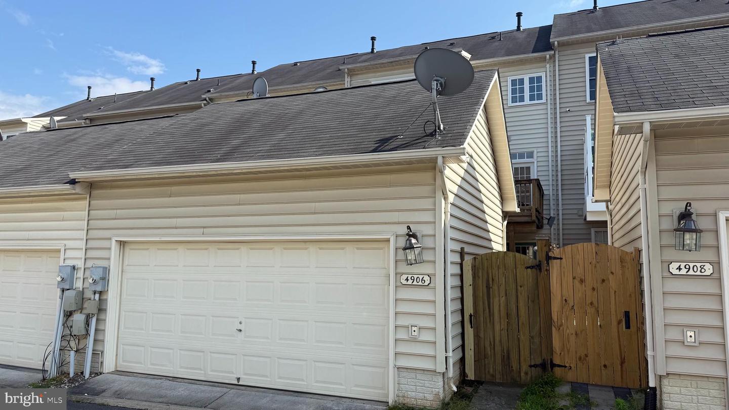 4906 DASHIELL PL, WOODBRIDGE, Virginia 22192, 4 Bedrooms Bedrooms, ,2 BathroomsBathrooms,Residential,For sale,4906 DASHIELL PL,VAPW2095594 MLS # VAPW2095594