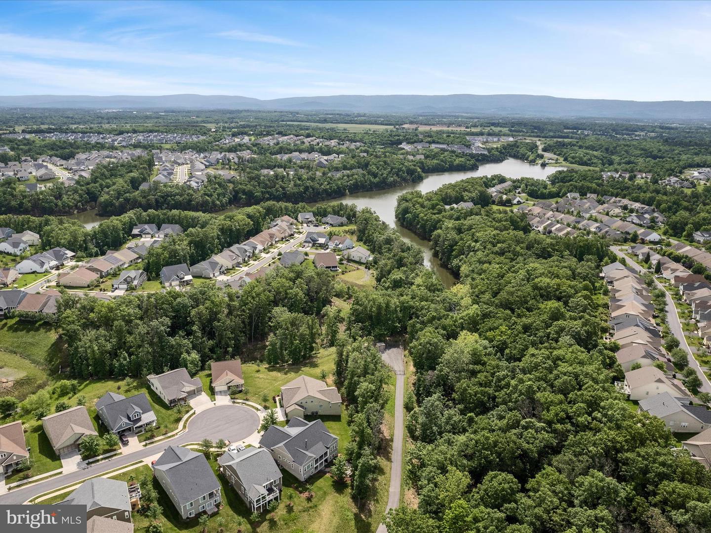 130 GROSBEAK CT, LAKE FREDERICK, Virginia 22630, 4 Bedrooms Bedrooms, ,3 BathroomsBathrooms,Residential,For sale,130 GROSBEAK CT,VAFV2034446 MLS # VAFV2034446