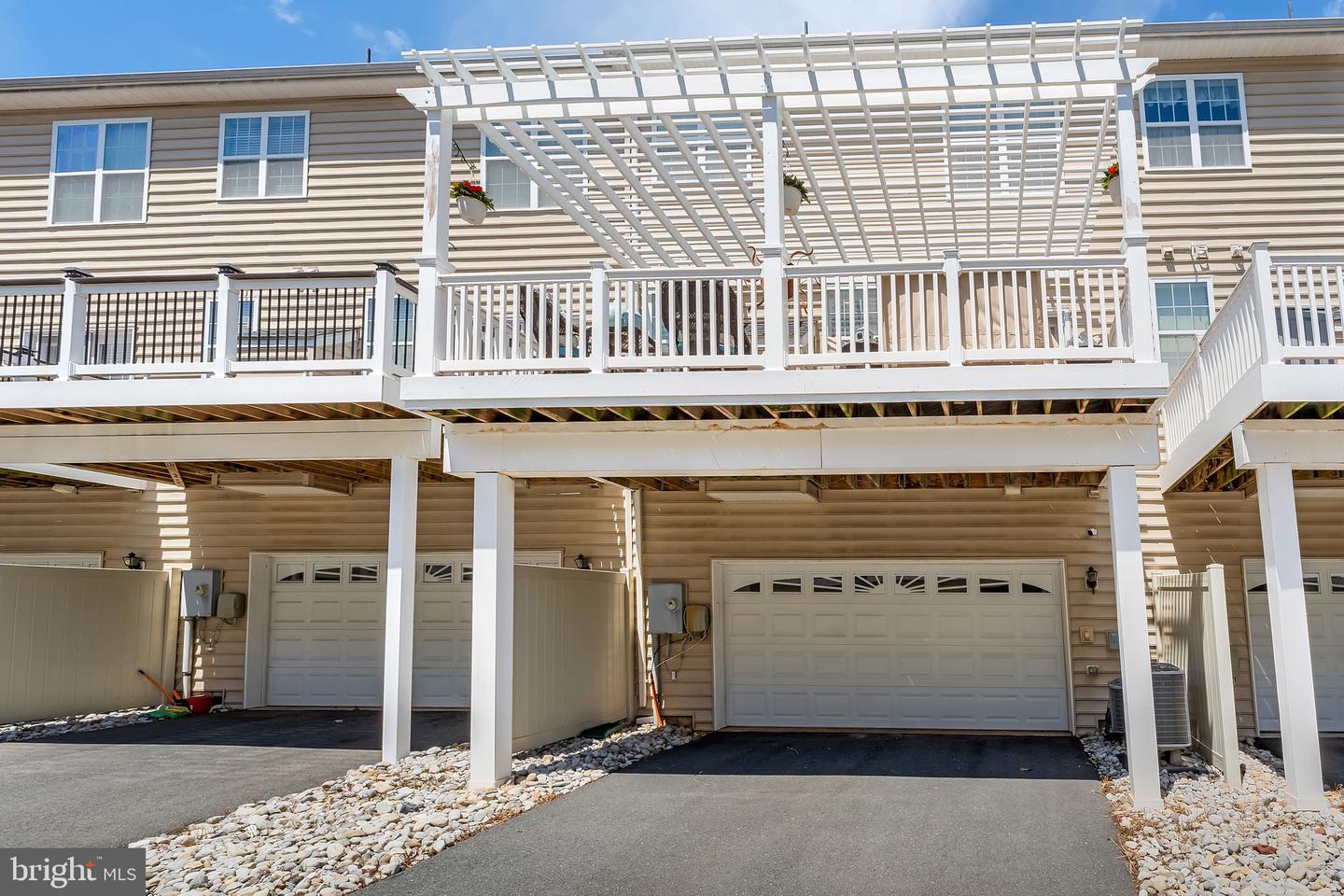 23412 BERKELEY MEADOWS DR, ASHBURN, Virginia 20148, 3 Bedrooms Bedrooms, ,3 BathroomsBathrooms,Residential,For sale,23412 BERKELEY MEADOWS DR,VALO2097924 MLS # VALO2097924