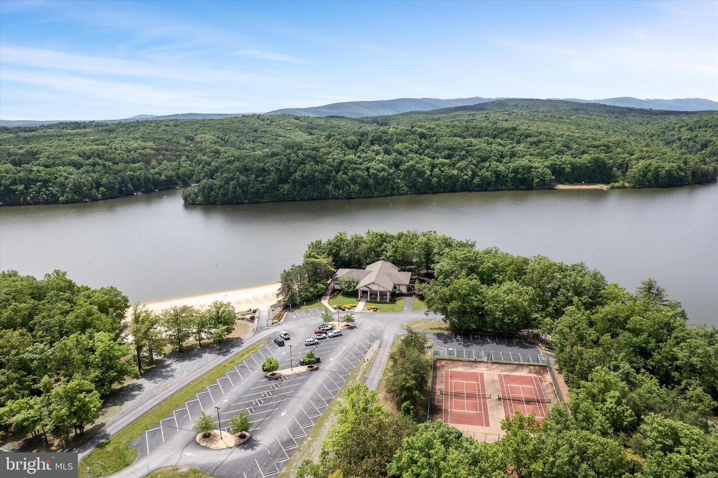 109 GREEN DR, CROSS JUNCTION, Virginia 22625, 4 Bedrooms Bedrooms, ,3 BathroomsBathrooms,Residential,For sale,109 GREEN DR,VAFV2034458 MLS # VAFV2034458