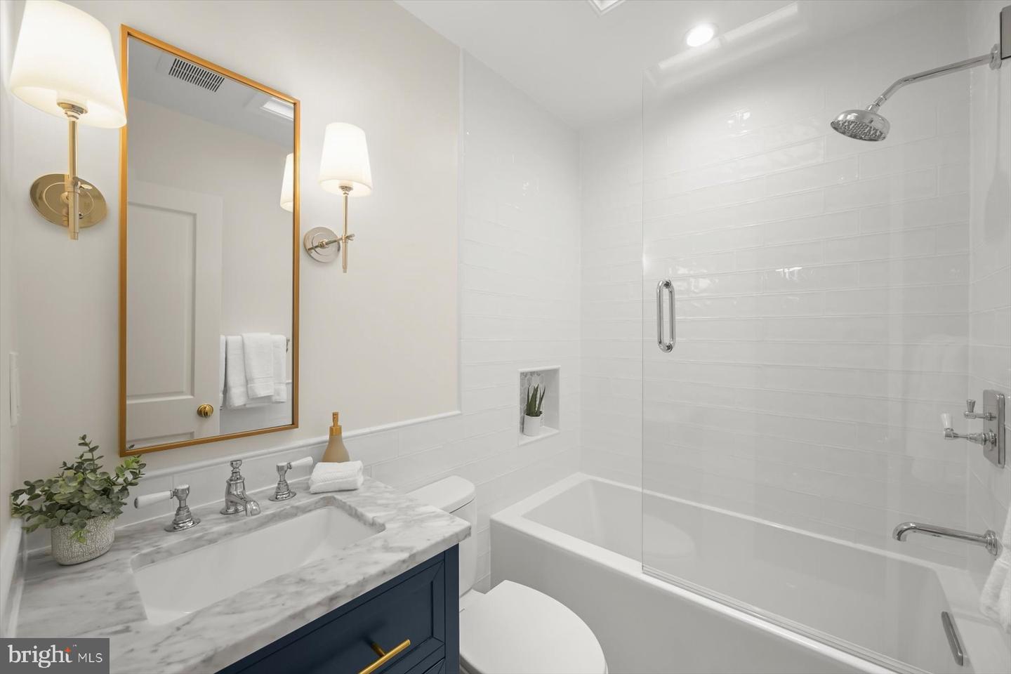 1524 32ND ST NW, WASHINGTON, District Of Columbia 20007, 2 Bedrooms Bedrooms, ,2 BathroomsBathrooms,Residential,For sale,1524 32ND ST NW,DCDC2202552 MLS # DCDC2202552