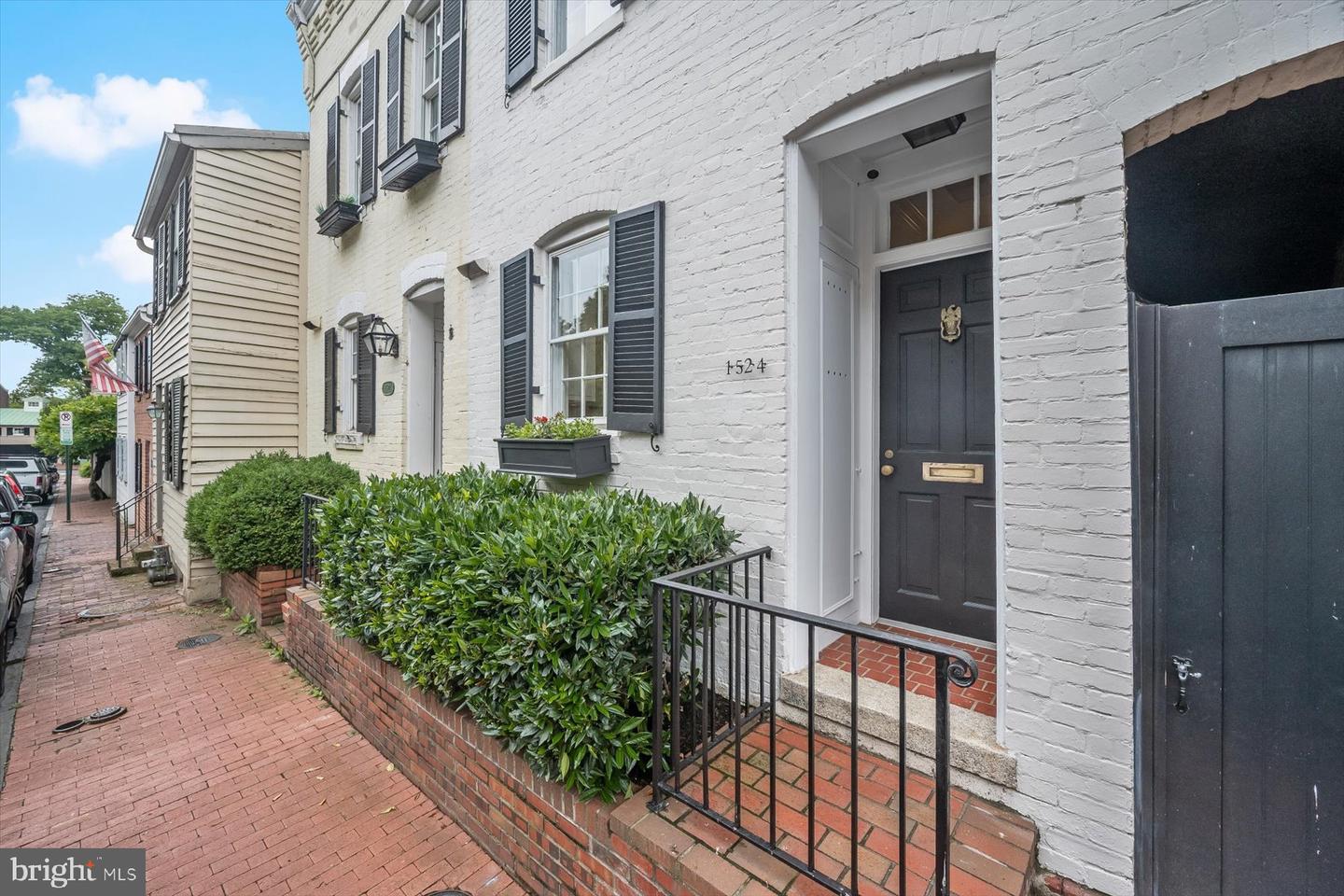 1524 32ND ST NW, WASHINGTON, District Of Columbia 20007, 2 Bedrooms Bedrooms, ,2 BathroomsBathrooms,Residential,For sale,1524 32ND ST NW,DCDC2202552 MLS # DCDC2202552