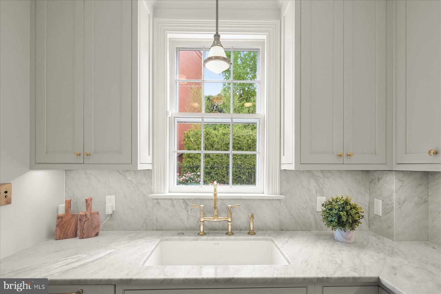 1524 32ND ST NW, WASHINGTON, District Of Columbia 20007, 2 Bedrooms Bedrooms, ,2 BathroomsBathrooms,Residential,For sale,1524 32ND ST NW,DCDC2202552 MLS # DCDC2202552