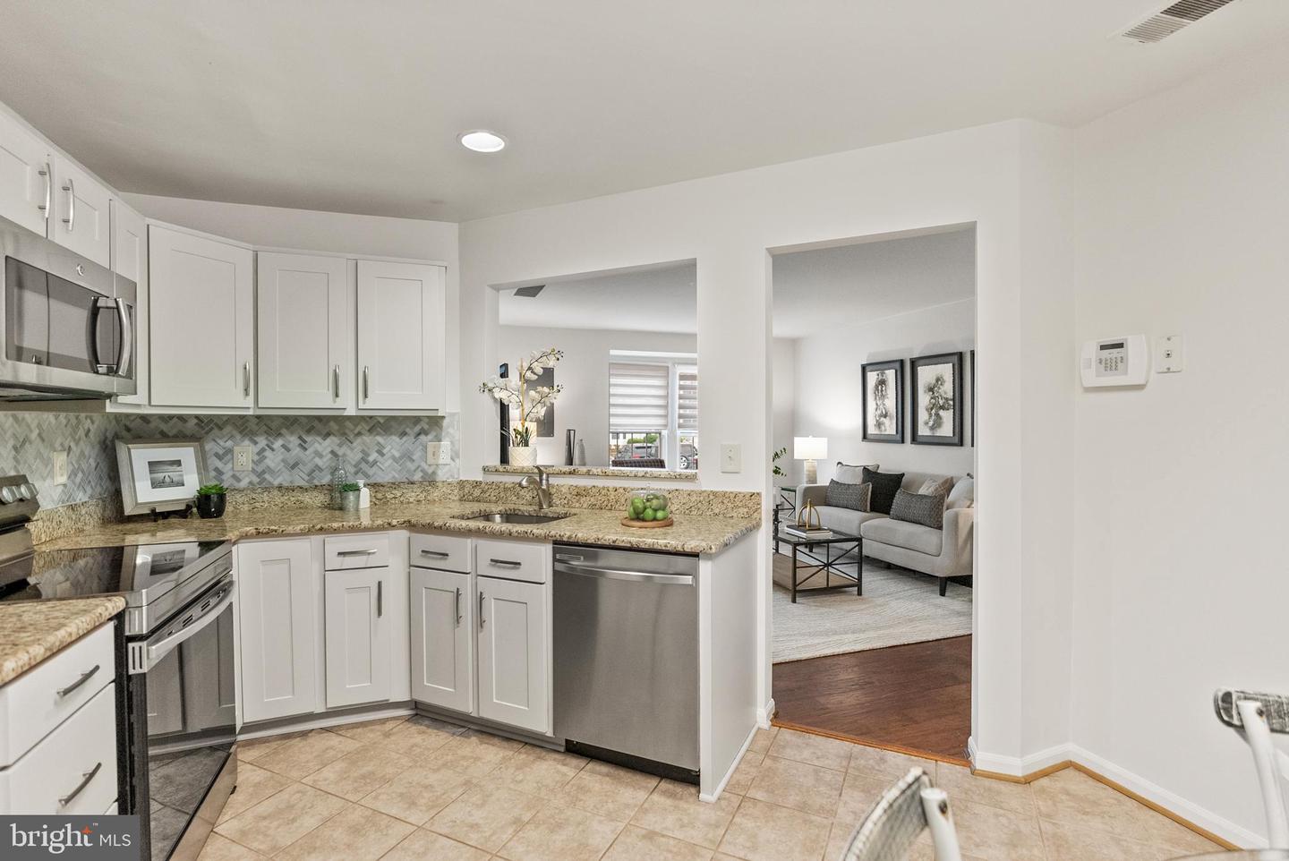 9217 CARDINAL FOREST LN #30, LORTON, Virginia 22079, 3 Bedrooms Bedrooms, ,2 BathroomsBathrooms,Residential,For sale,9217 CARDINAL FOREST LN #30,VAFX2243530 MLS # VAFX2243530