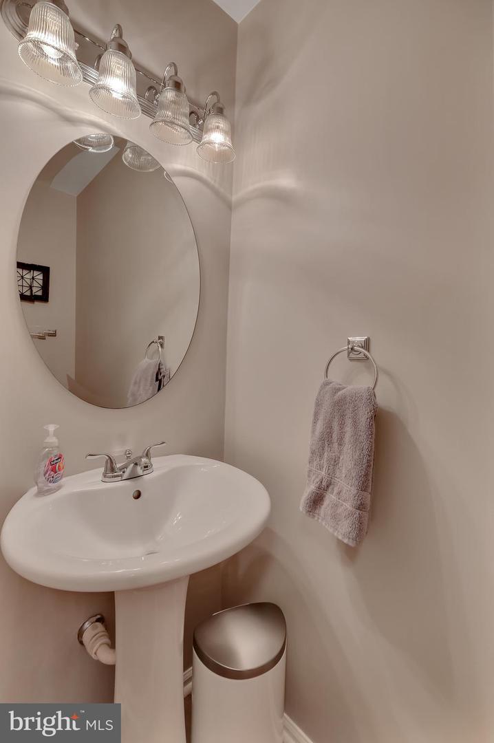 3331 LAKESIDE VIEW DR #6-8, FALLS CHURCH, Virginia 22041, 2 Bedrooms Bedrooms, ,2 BathroomsBathrooms,Residential,For sale,3331 LAKESIDE VIEW DR #6-8,VAFX2243494 MLS # VAFX2243494