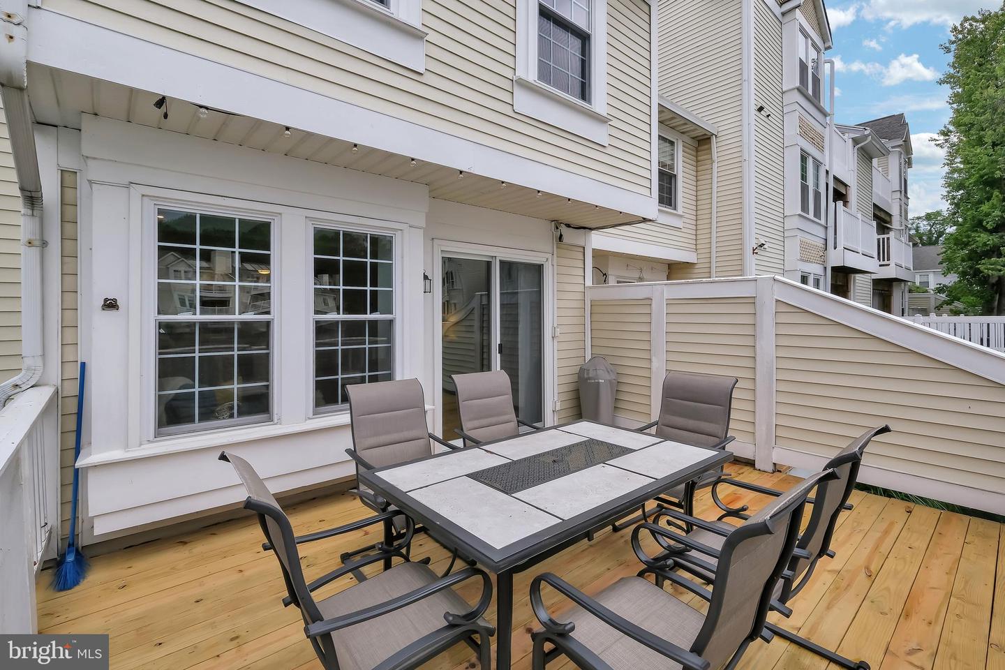 3331 LAKESIDE VIEW DR #6-8, FALLS CHURCH, Virginia 22041, 2 Bedrooms Bedrooms, ,2 BathroomsBathrooms,Residential,For sale,3331 LAKESIDE VIEW DR #6-8,VAFX2243494 MLS # VAFX2243494