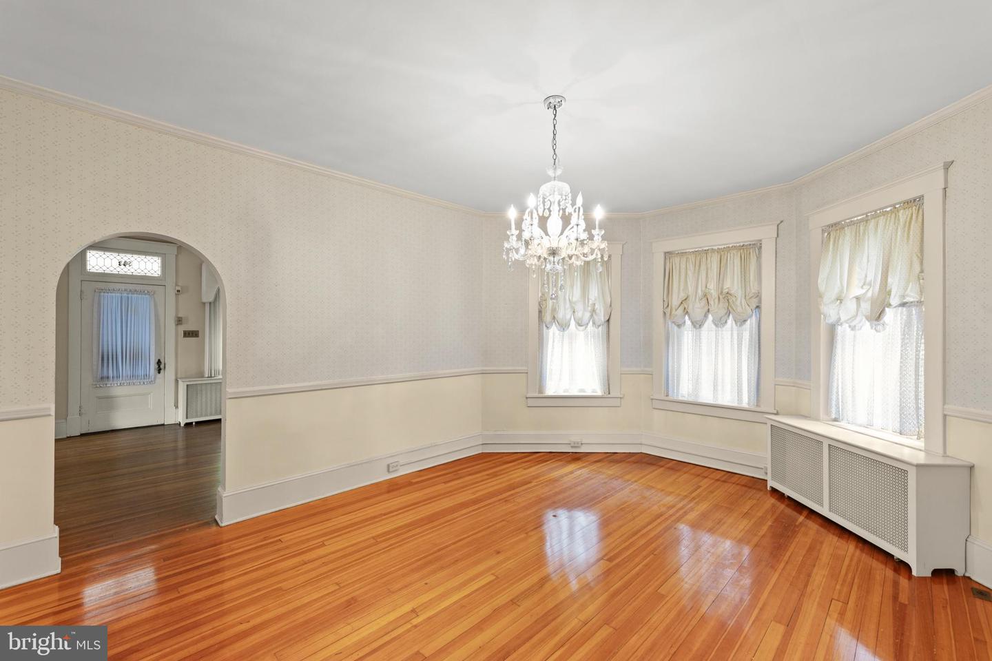 503 S WASHINGTON ST, WINCHESTER, Virginia 22601, 5 Bedrooms Bedrooms, ,4 BathroomsBathrooms,Residential,For sale,503 S WASHINGTON ST,VAWI2007840 MLS # VAWI2007840