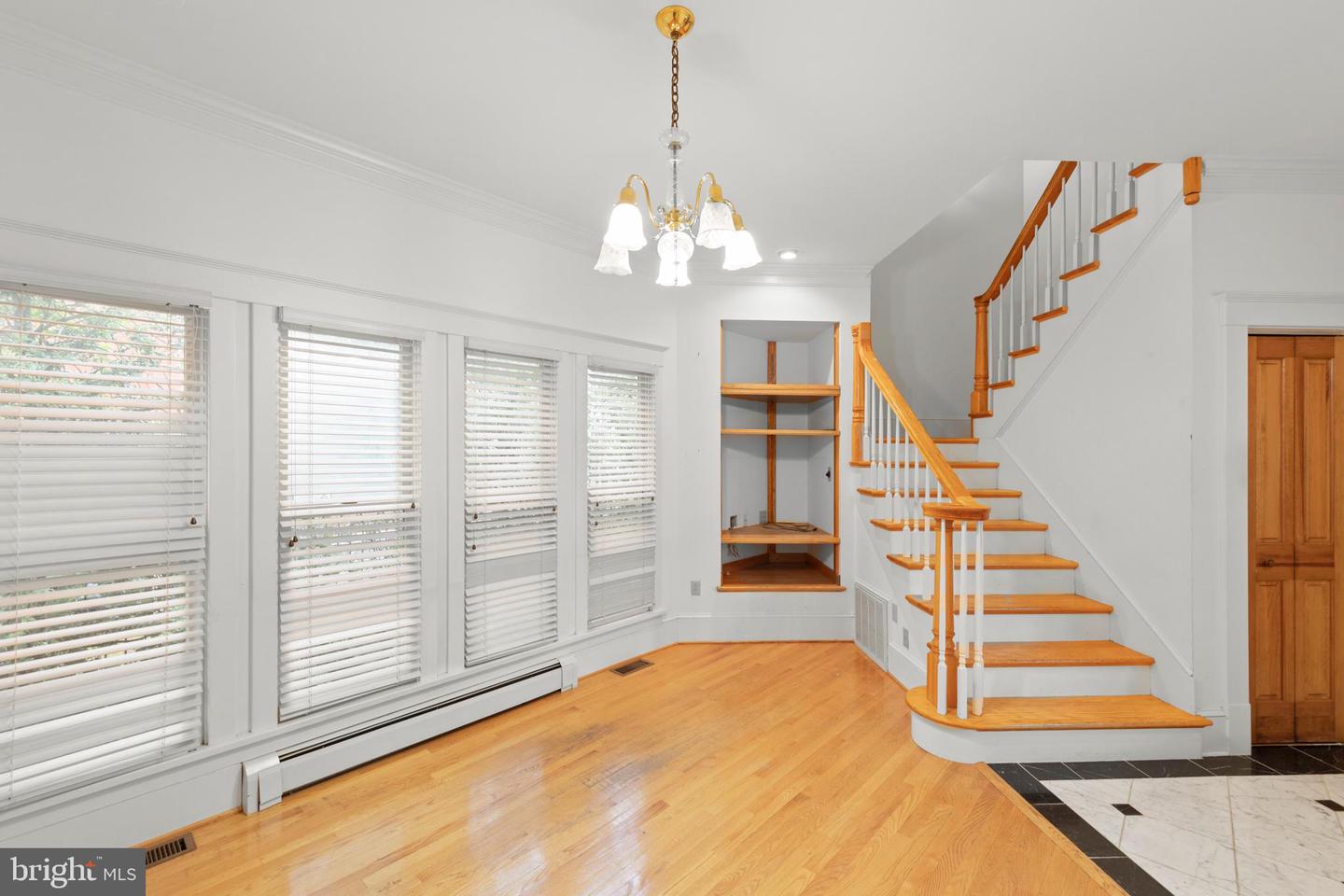 503 S WASHINGTON ST, WINCHESTER, Virginia 22601, 5 Bedrooms Bedrooms, ,4 BathroomsBathrooms,Residential,For sale,503 S WASHINGTON ST,VAWI2007840 MLS # VAWI2007840