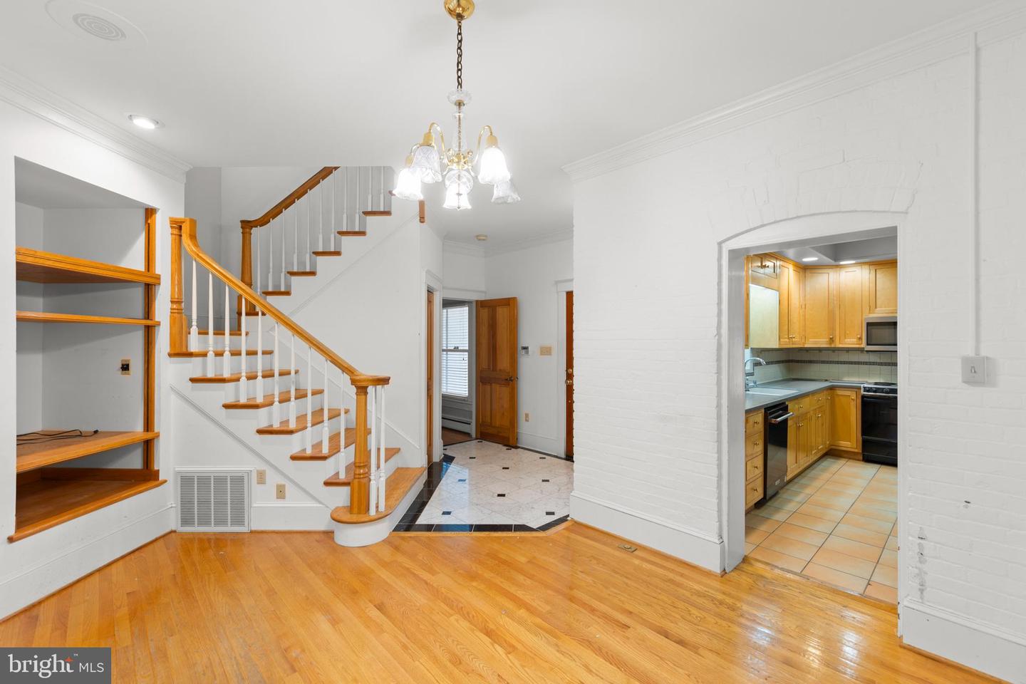 503 S WASHINGTON ST, WINCHESTER, Virginia 22601, 5 Bedrooms Bedrooms, ,4 BathroomsBathrooms,Residential,For sale,503 S WASHINGTON ST,VAWI2007840 MLS # VAWI2007840