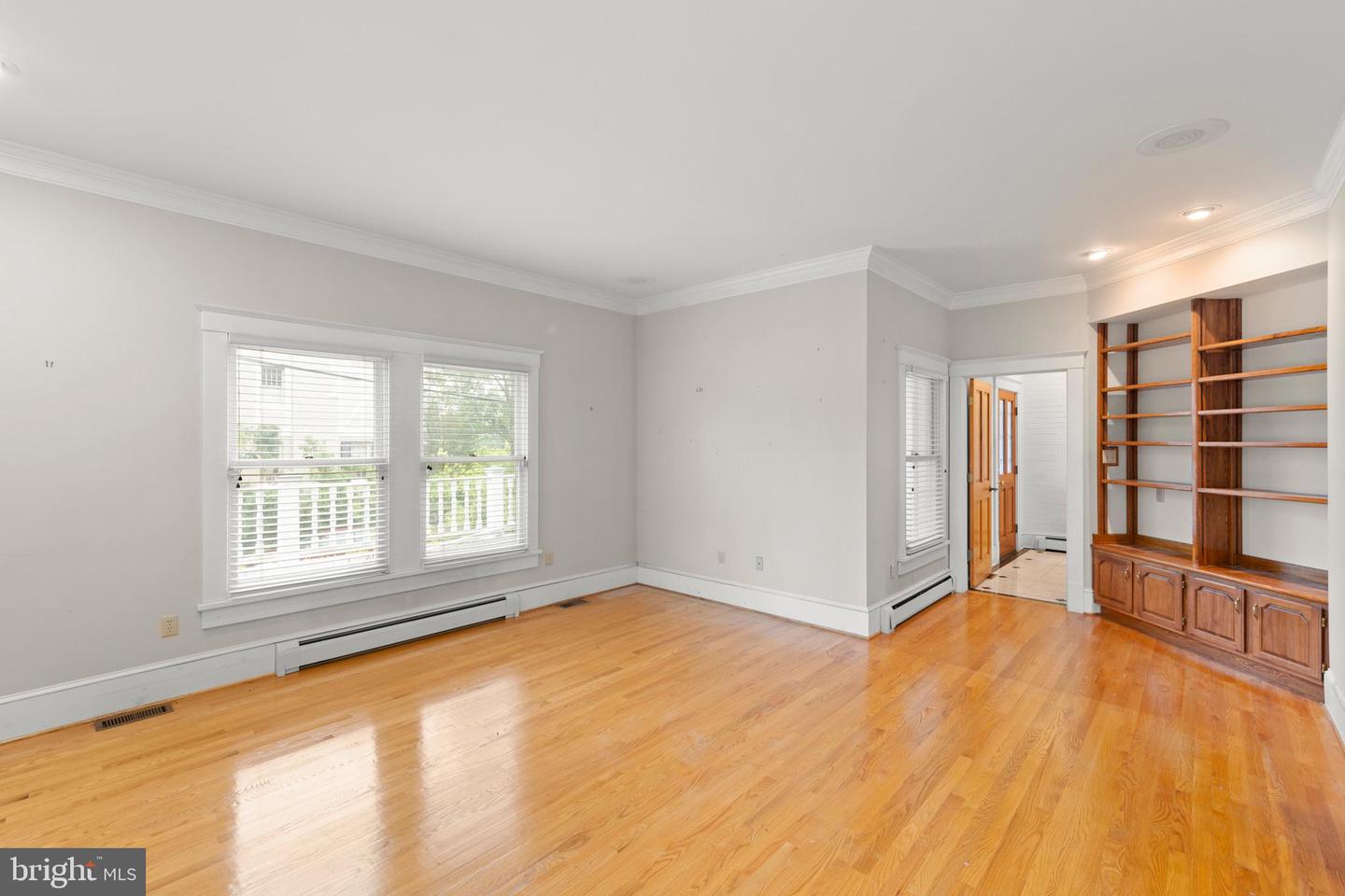 503 S WASHINGTON ST, WINCHESTER, Virginia 22601, 5 Bedrooms Bedrooms, ,4 BathroomsBathrooms,Residential,For sale,503 S WASHINGTON ST,VAWI2007840 MLS # VAWI2007840