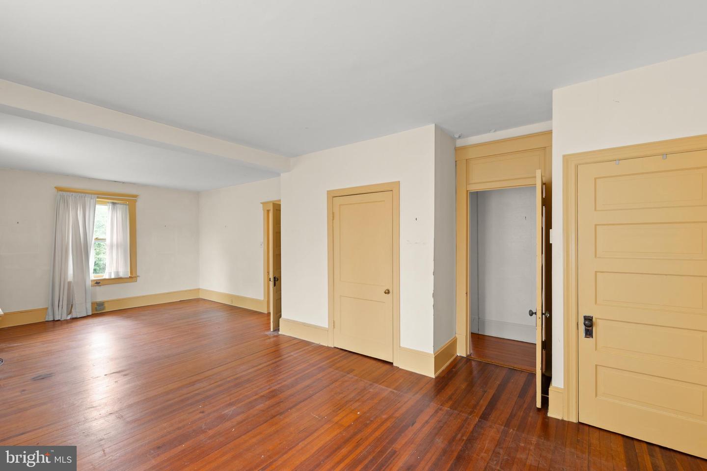 503 S WASHINGTON ST, WINCHESTER, Virginia 22601, 5 Bedrooms Bedrooms, ,4 BathroomsBathrooms,Residential,For sale,503 S WASHINGTON ST,VAWI2007840 MLS # VAWI2007840
