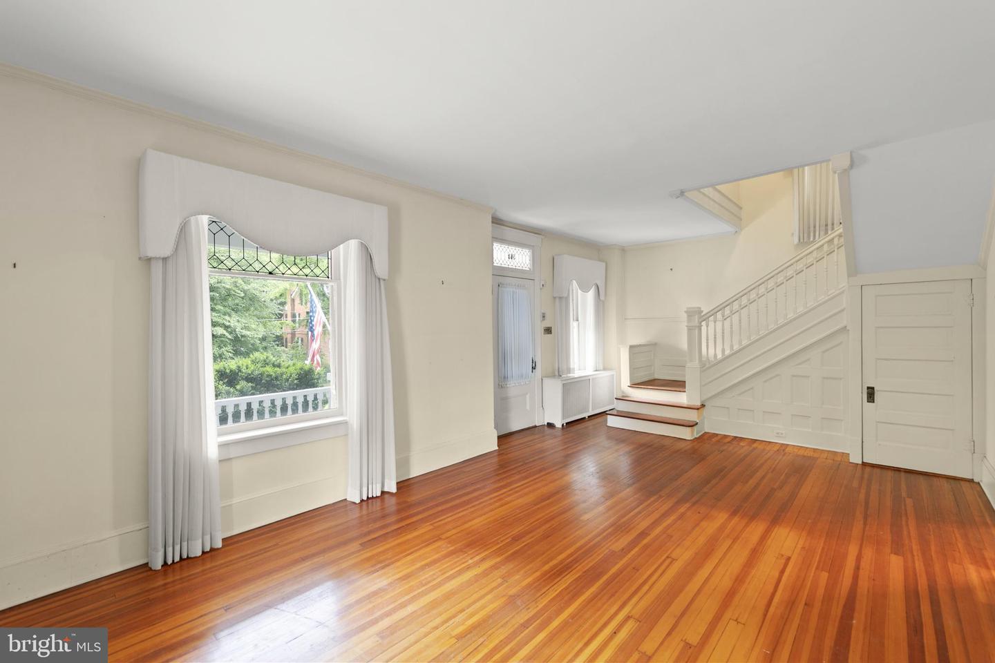 503 S WASHINGTON ST, WINCHESTER, Virginia 22601, 5 Bedrooms Bedrooms, ,4 BathroomsBathrooms,Residential,For sale,503 S WASHINGTON ST,VAWI2007840 MLS # VAWI2007840